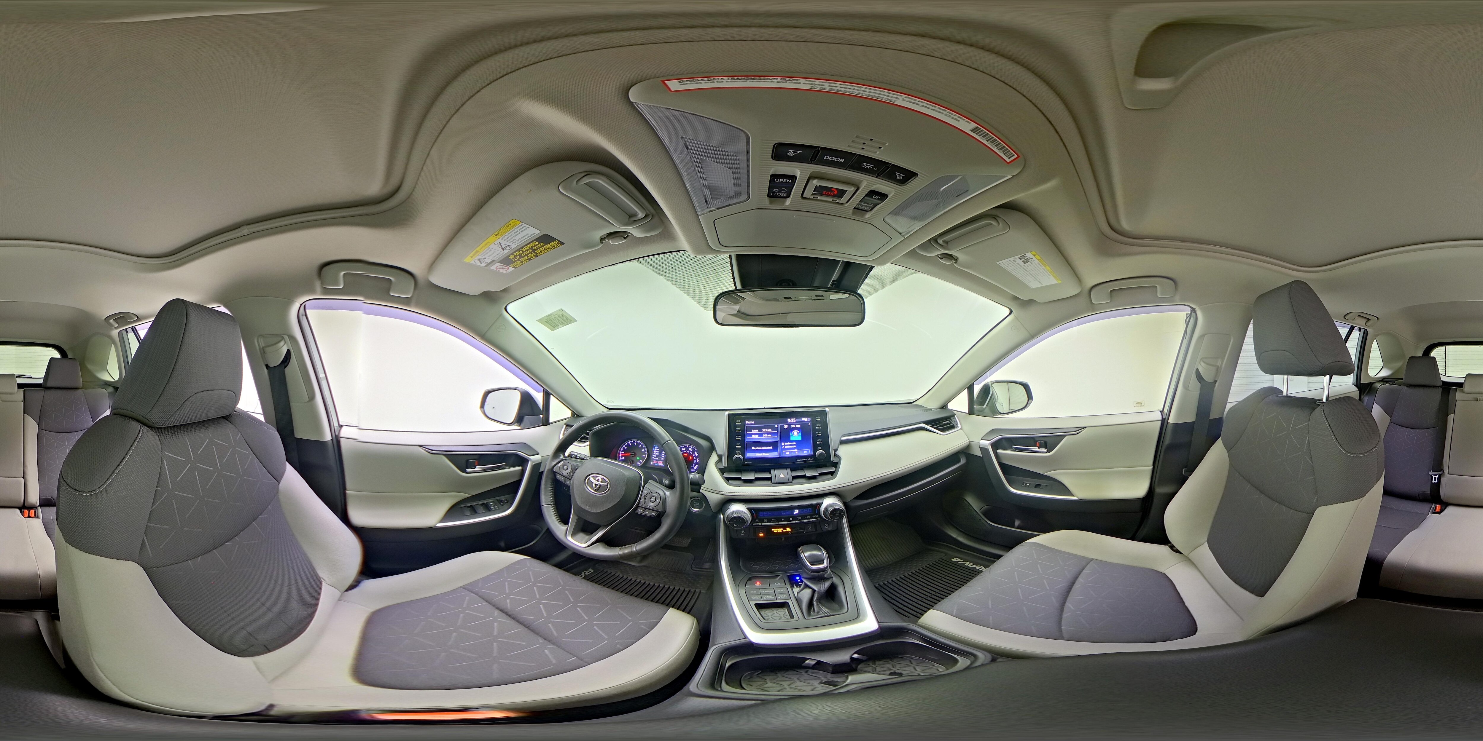 2020 Toyota RAV4 XLE - Photo 25