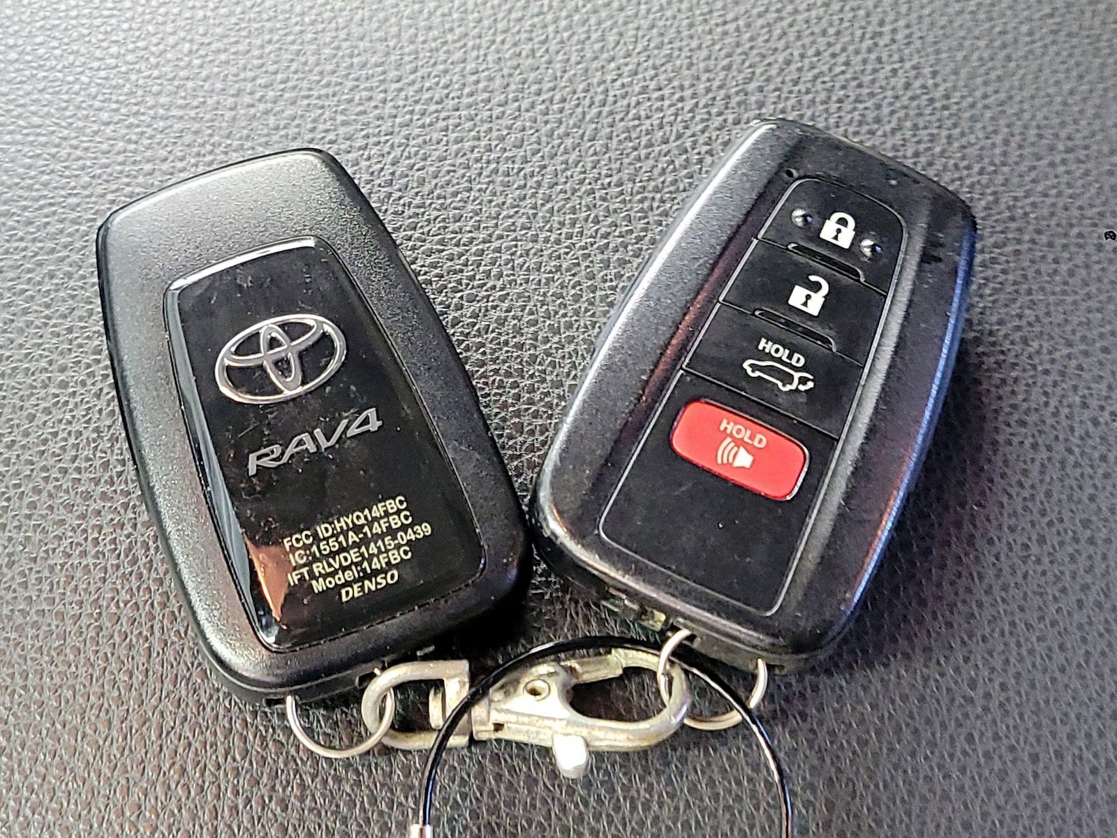 2020 Toyota RAV4 XLE - Photo 24