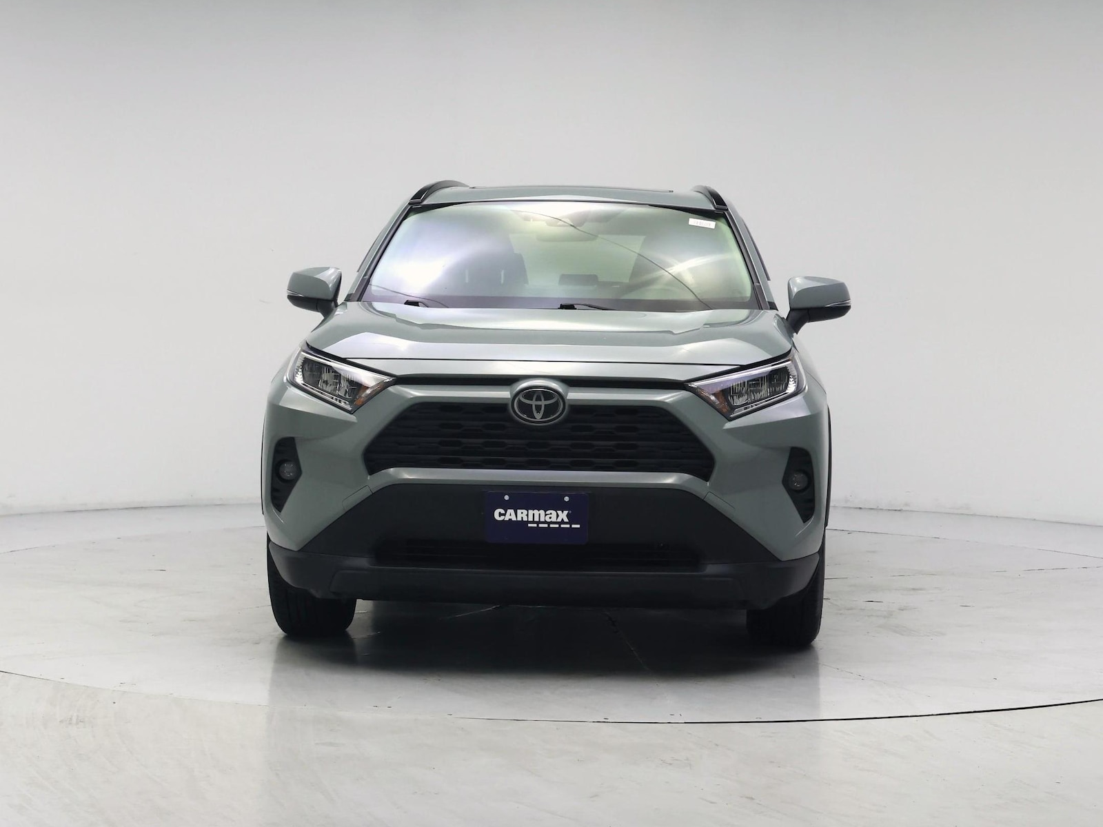 2020 Toyota RAV4 XLE - Photo 6