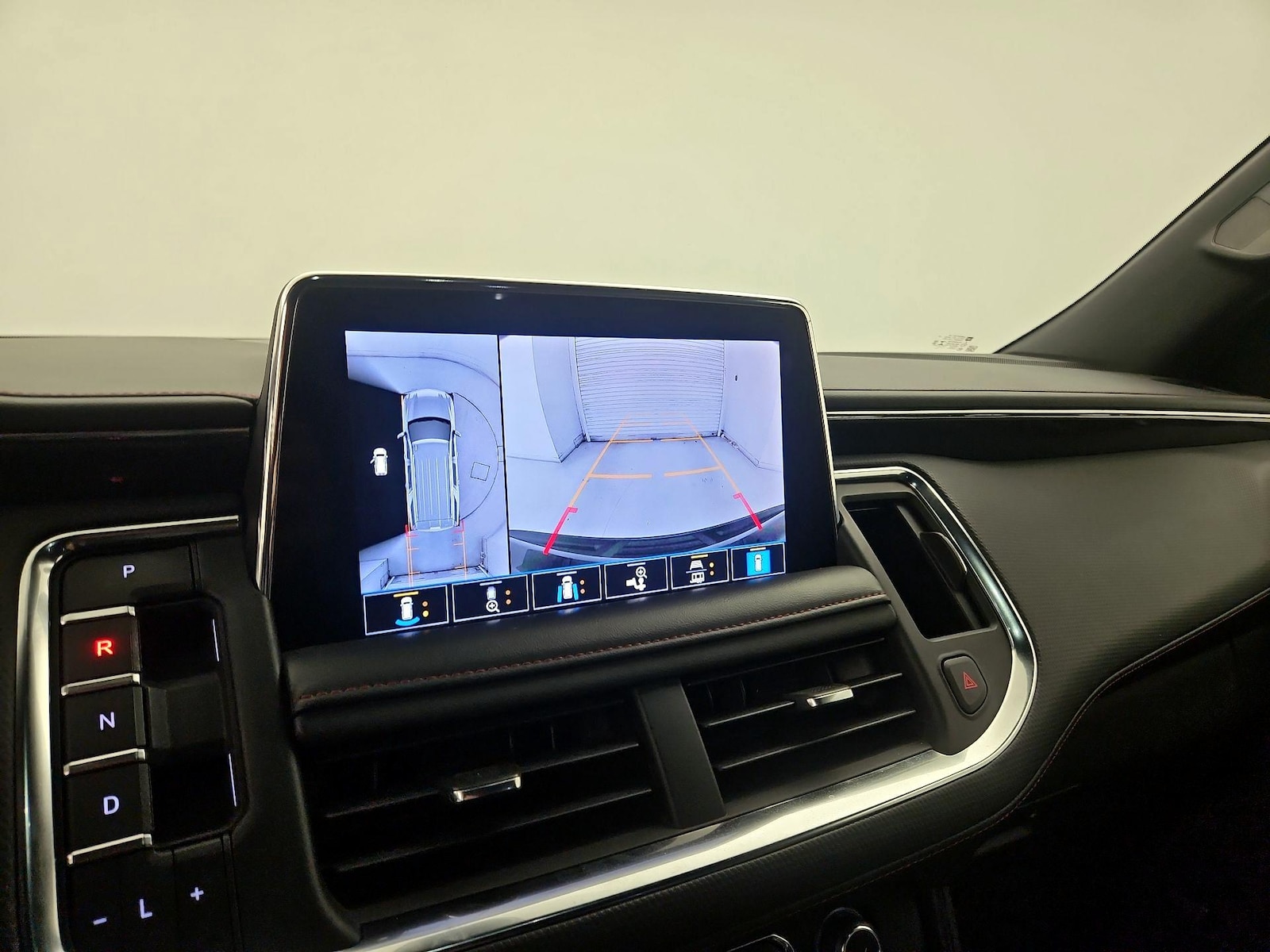 2021 Chevrolet Tahoe RST - Photo 16