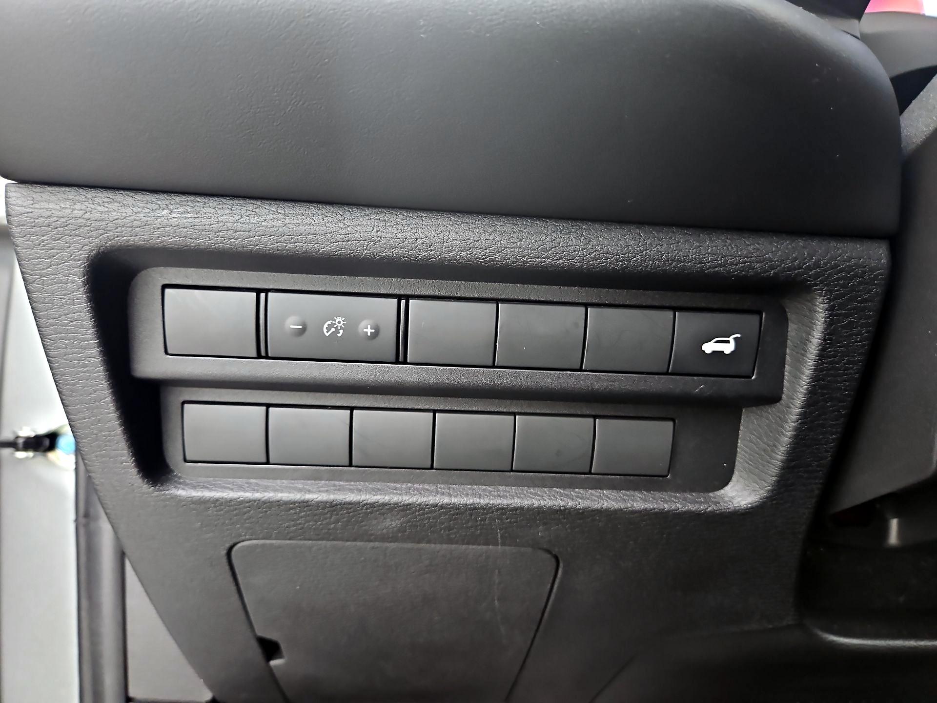 Thumbnail: 2022 Mitsubishi Outlander - 13