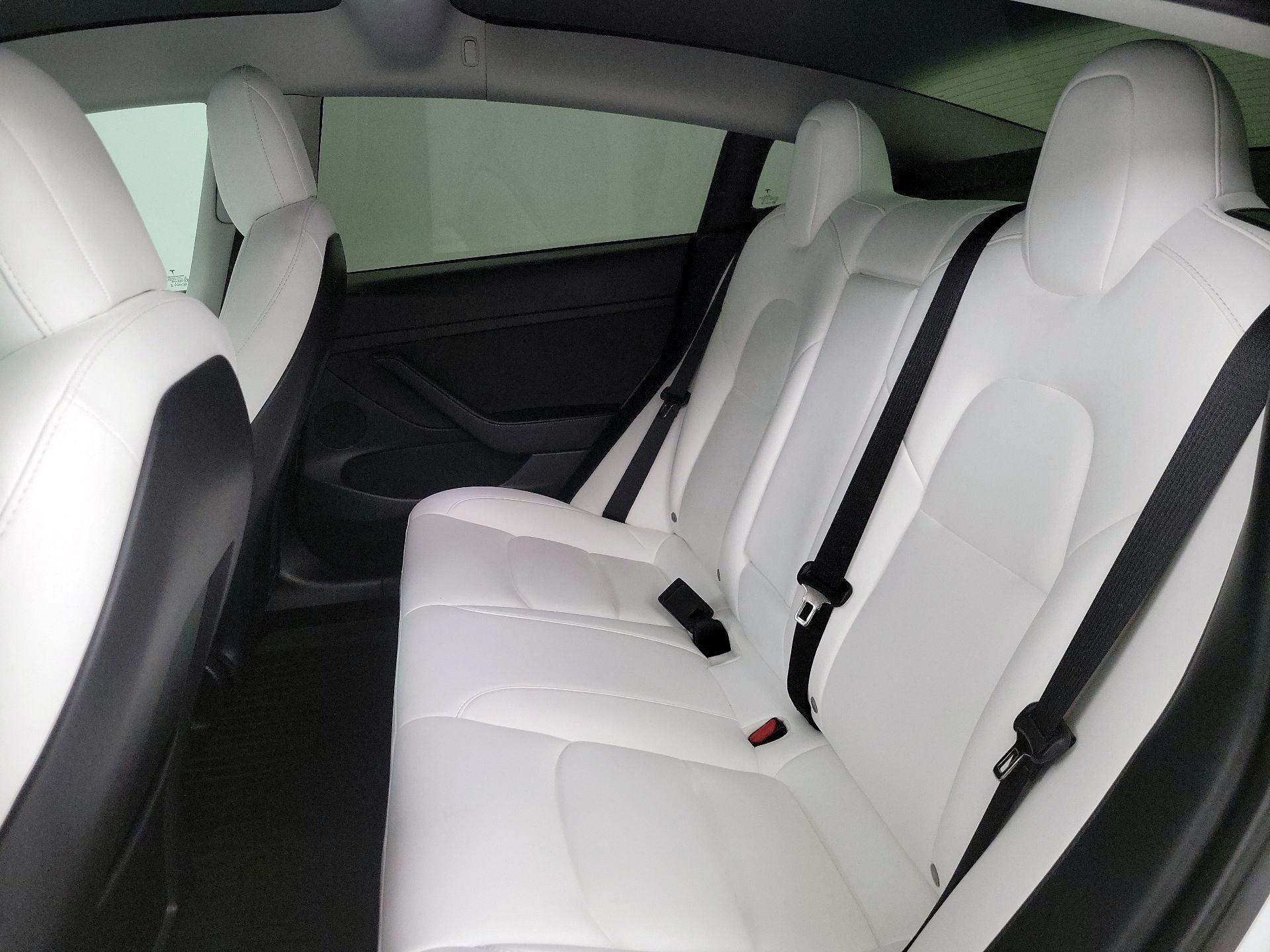 Thumbnail: 2022 Tesla Model 3 - 16