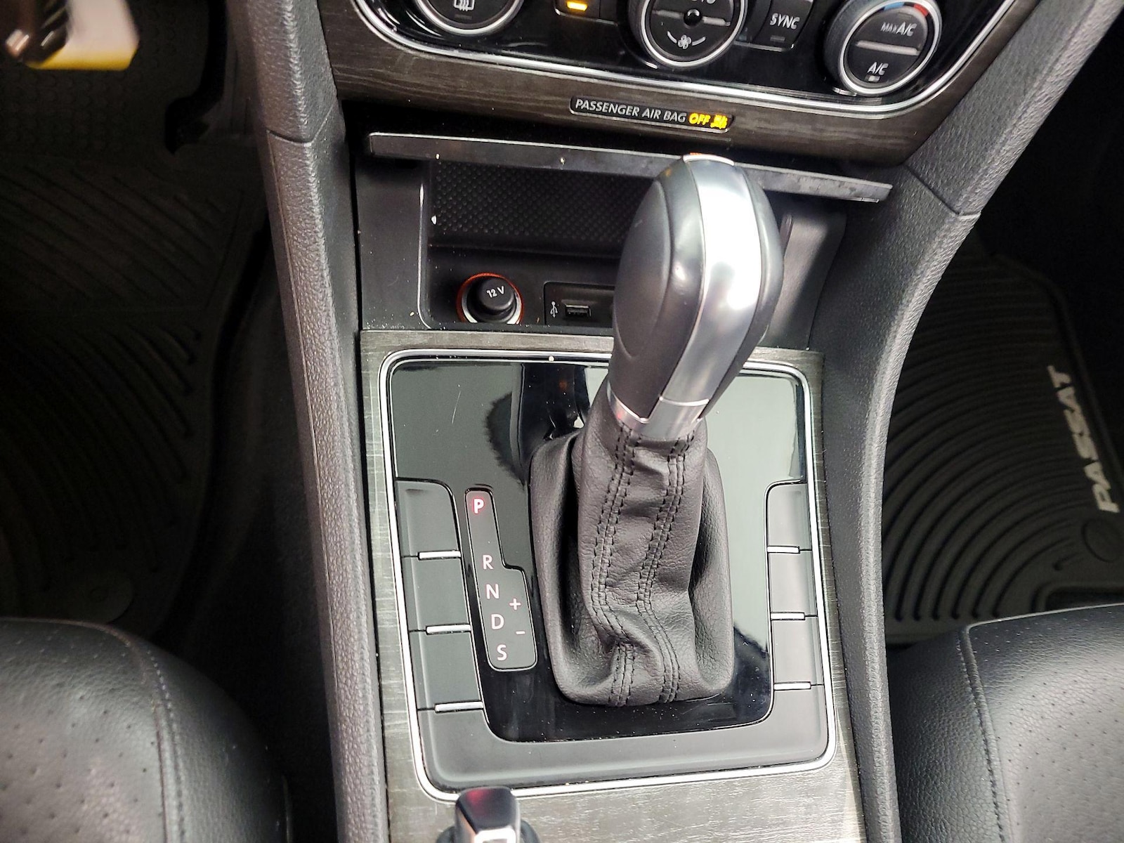 2016 Volkswagen Passat SE - Photo 18