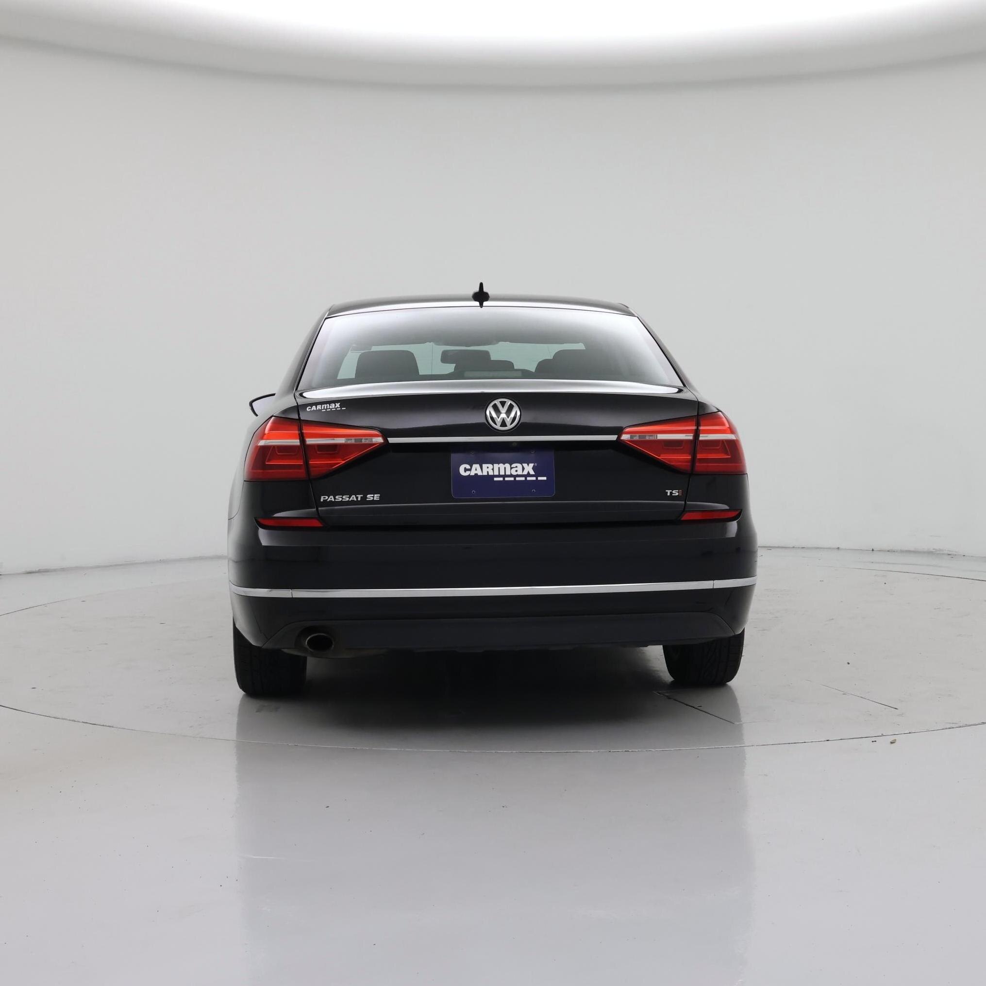 Thumbnail: 2016 Volkswagen Passat - 2
