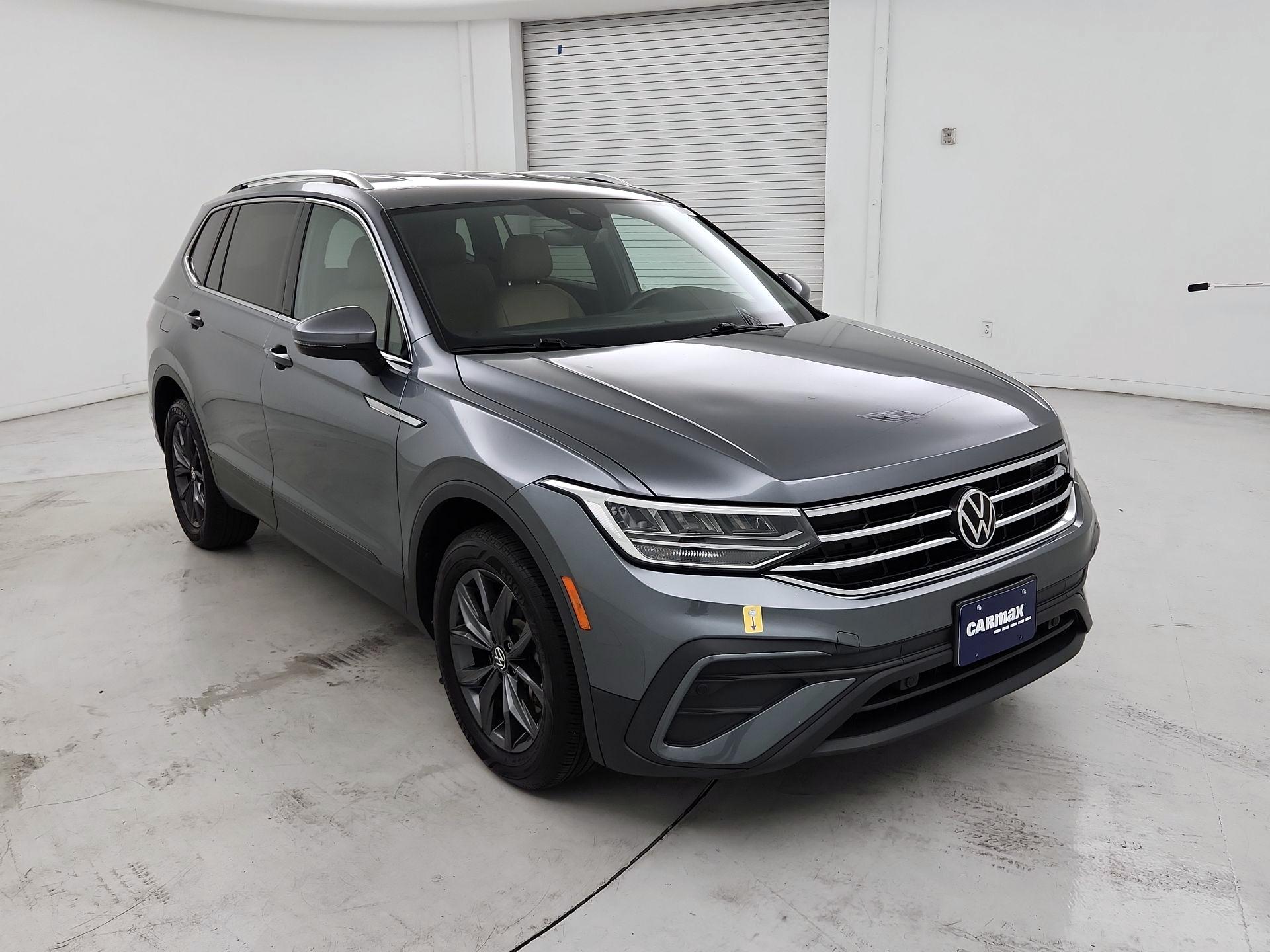 Thumbnail: 2022 Volkswagen Tiguan - 1