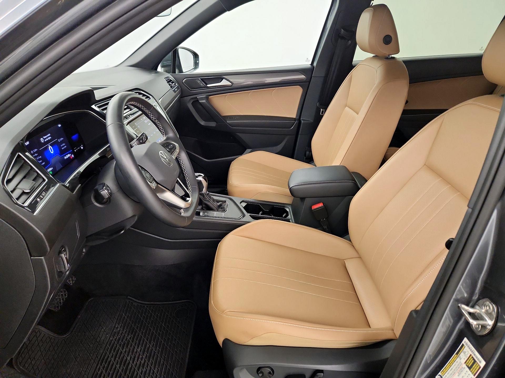 Thumbnail: 2022 Volkswagen Tiguan - 9