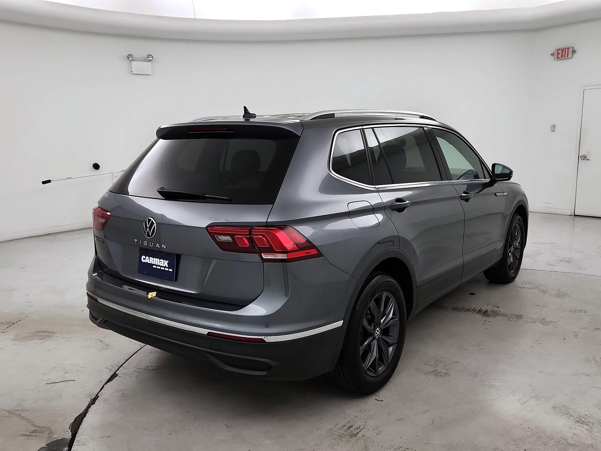 Thumbnail: 2022 Volkswagen Tiguan - 5