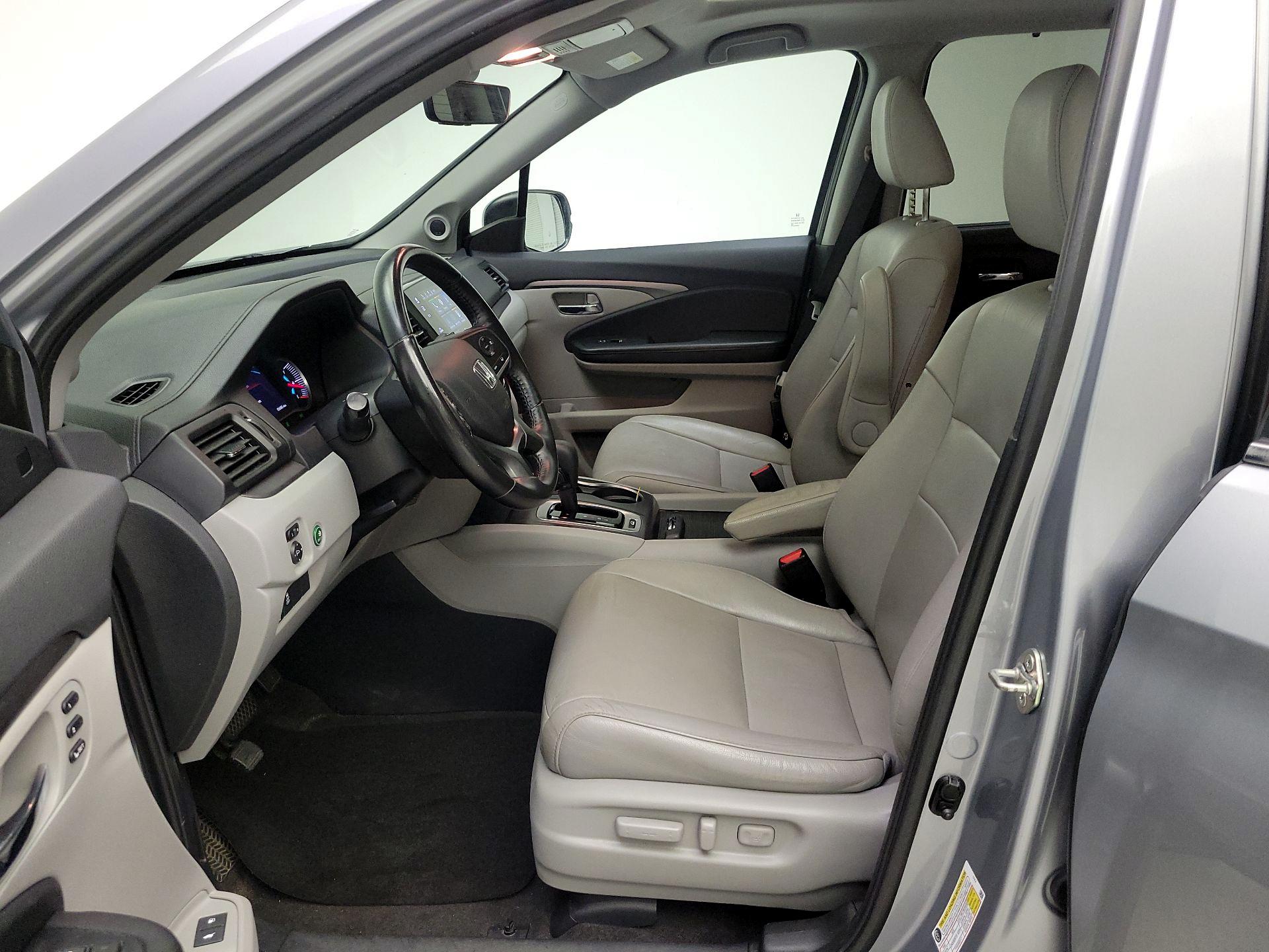 Thumbnail: 2019 Honda Pilot - 11
