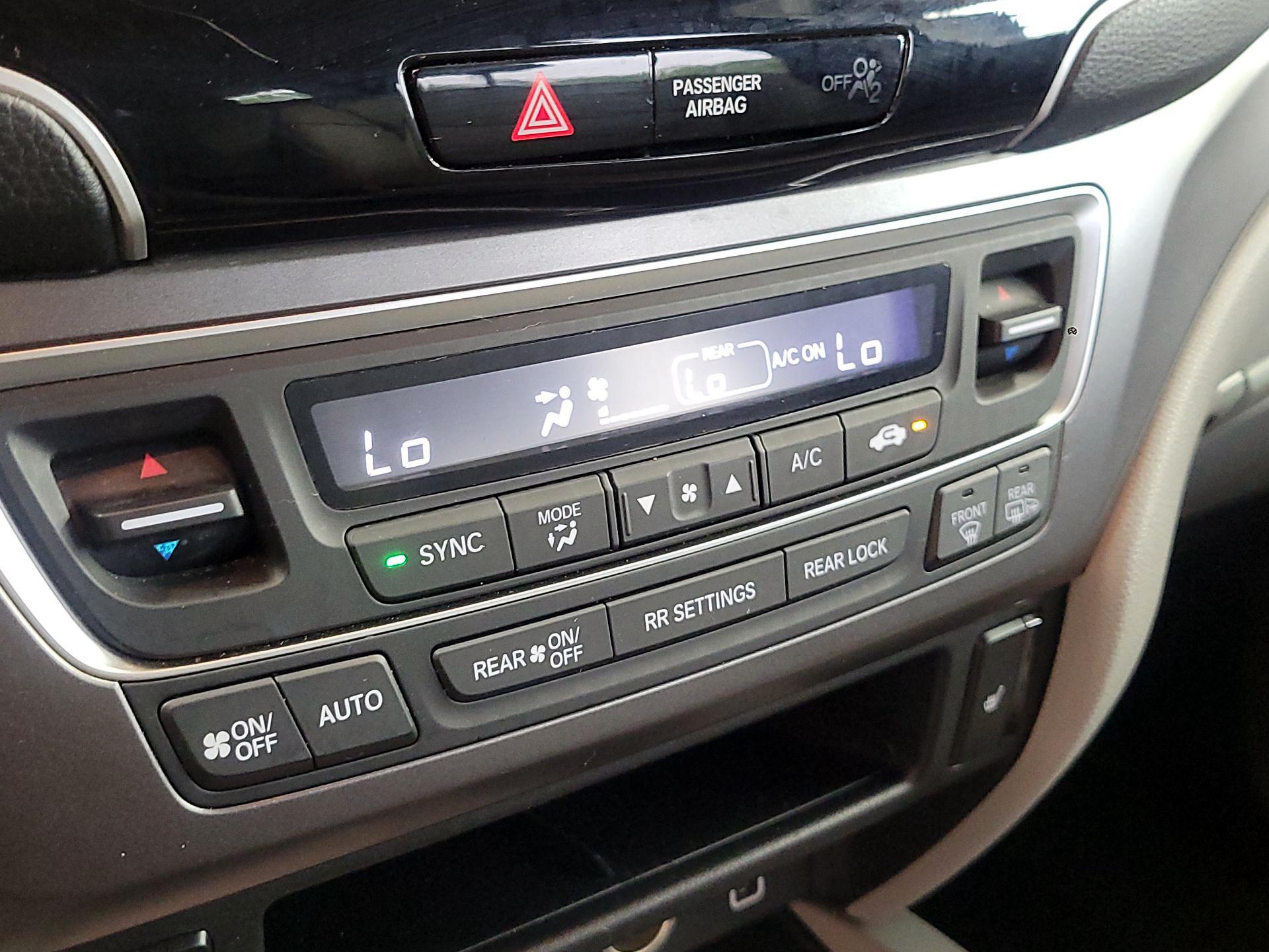 Thumbnail: 2019 Honda Pilot - 16