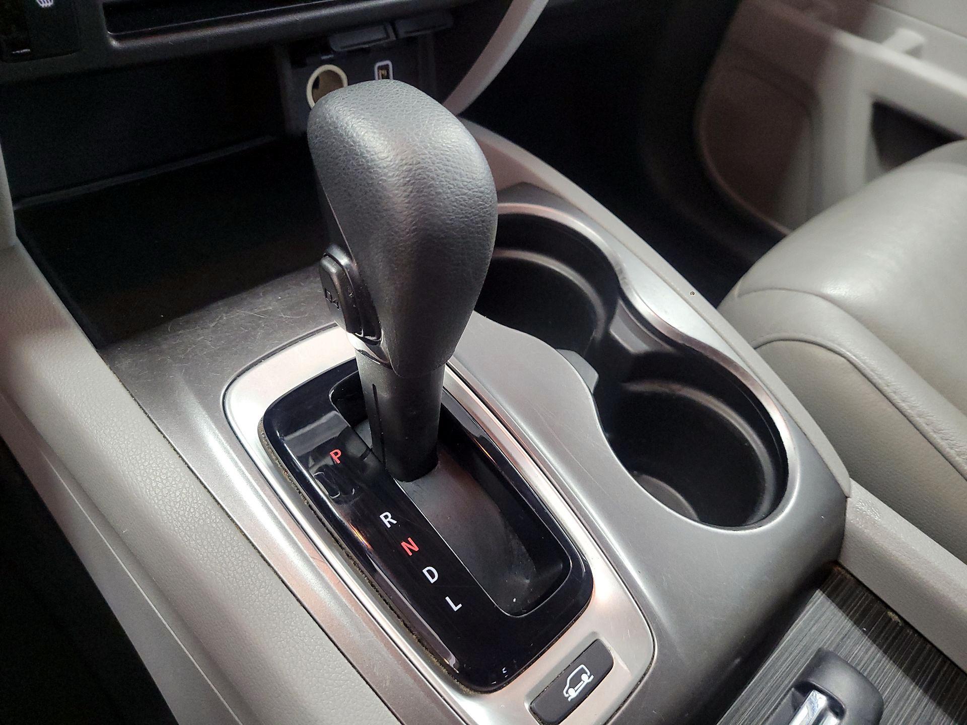 Thumbnail: 2019 Honda Pilot - 17