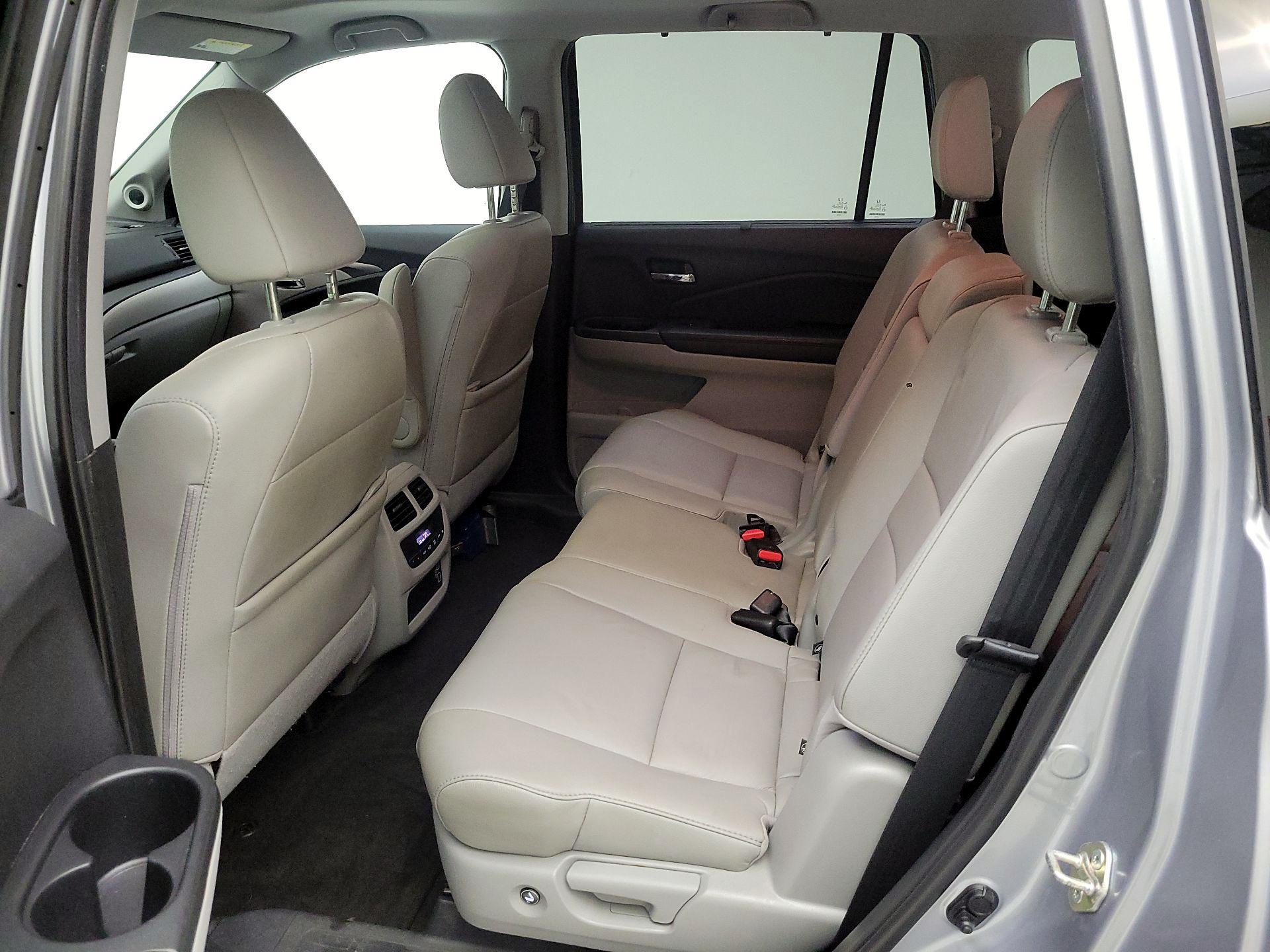 Thumbnail: 2019 Honda Pilot - 20