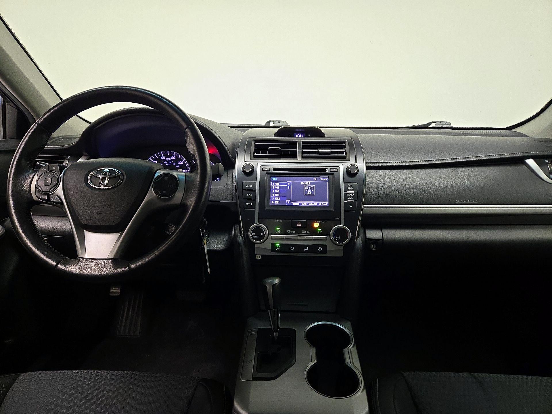 Thumbnail: 2014 Toyota Camry - 9