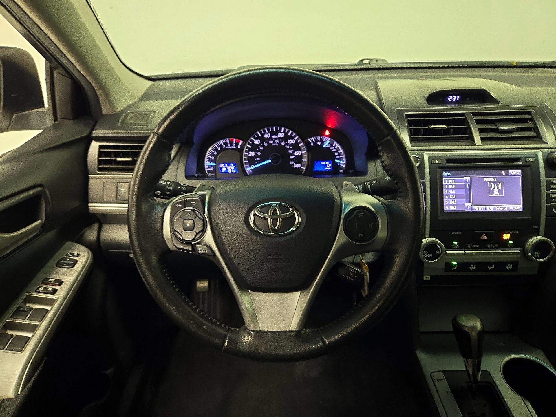 Thumbnail: 2014 Toyota Camry - 10