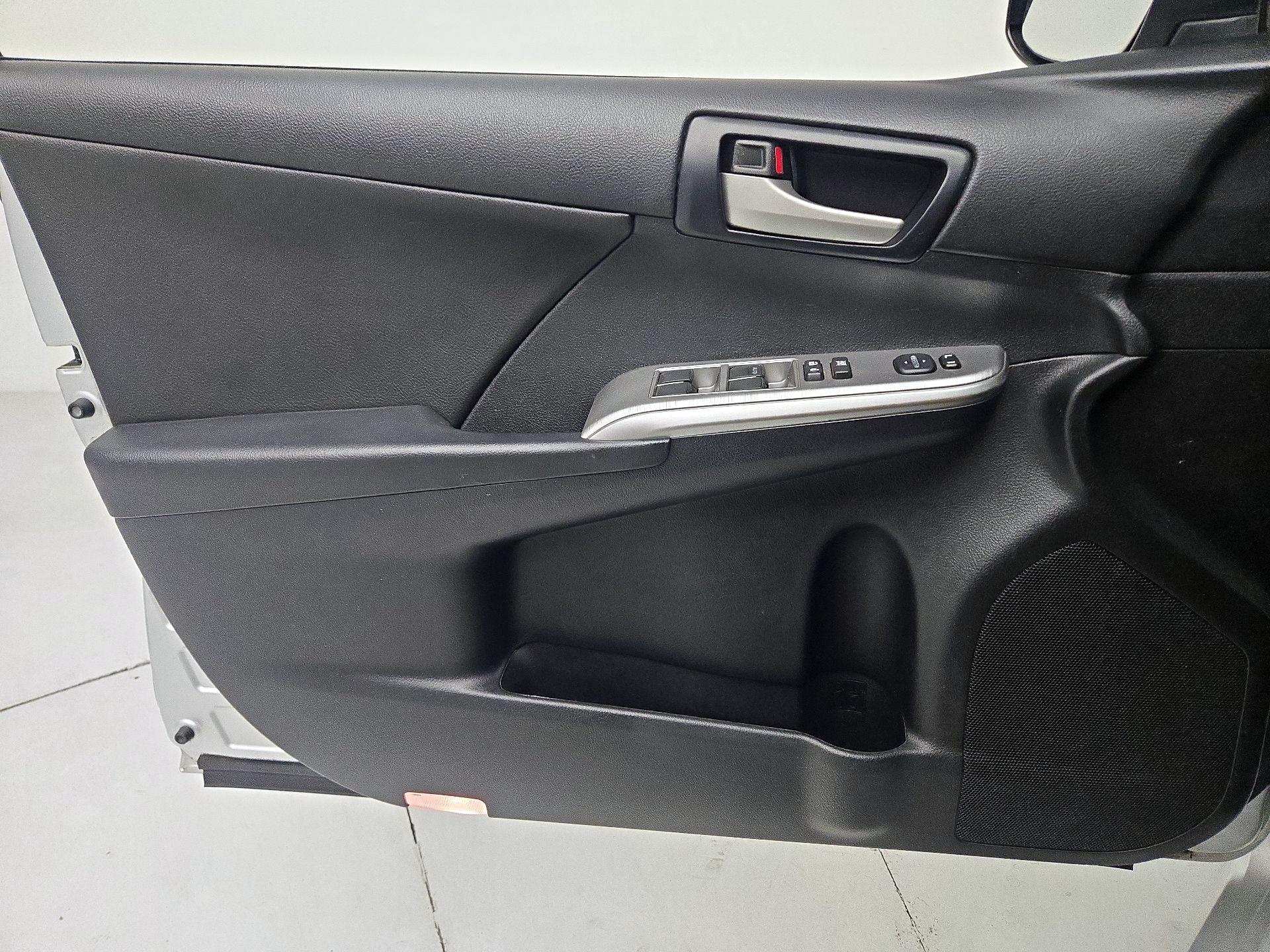 Thumbnail: 2014 Toyota Camry - 12