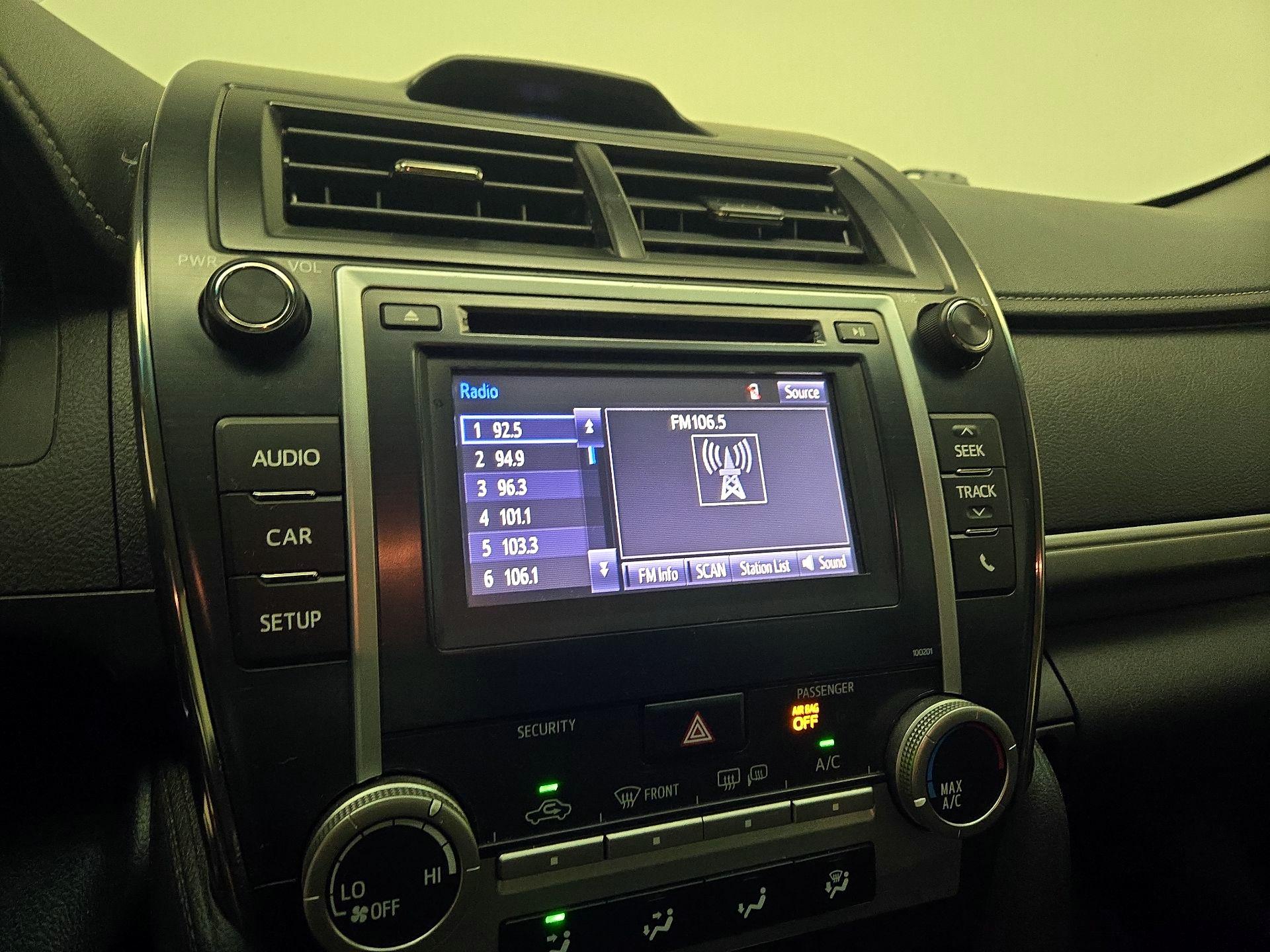 Thumbnail: 2014 Toyota Camry - 15