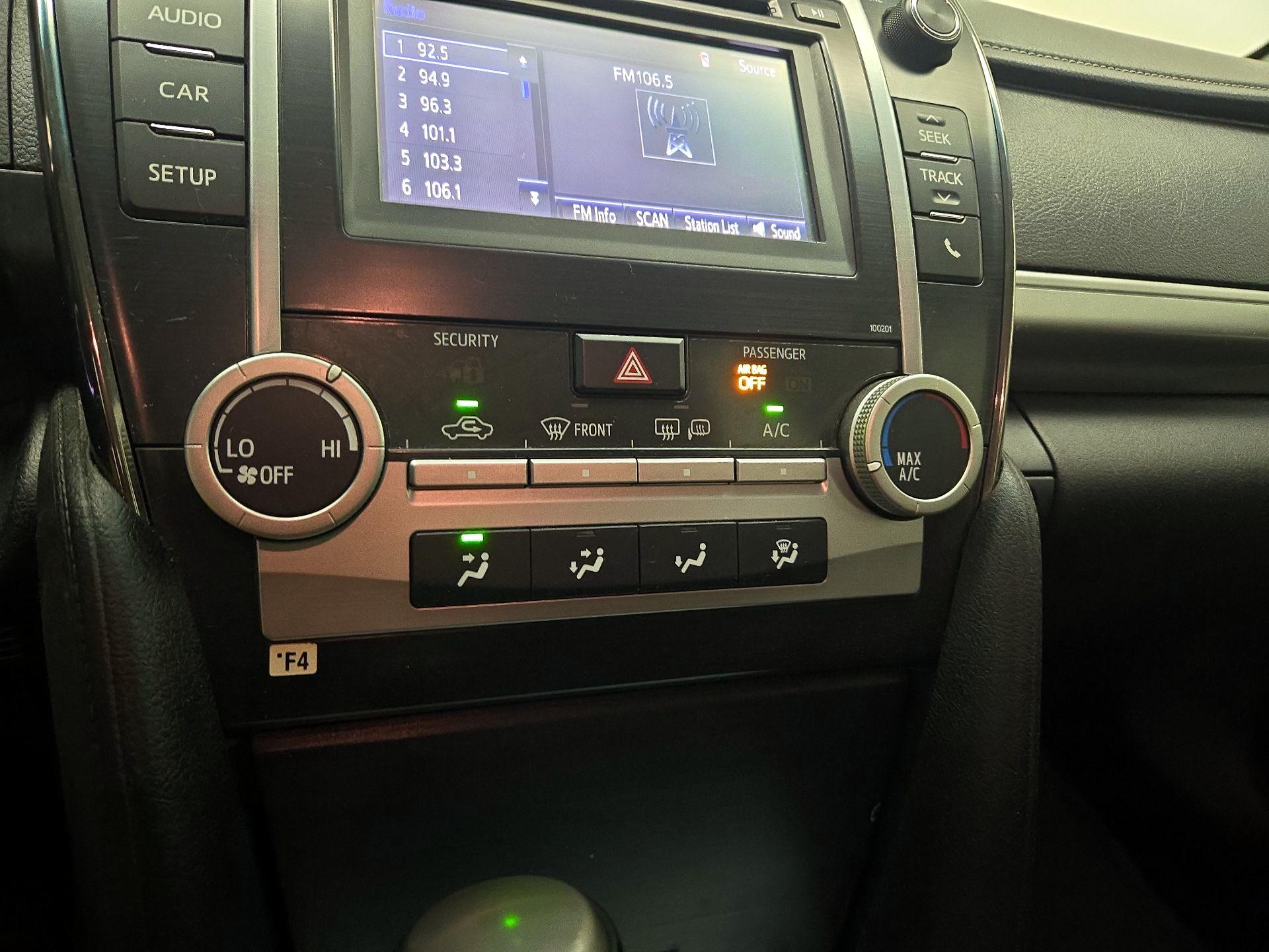 Thumbnail: 2014 Toyota Camry - 16