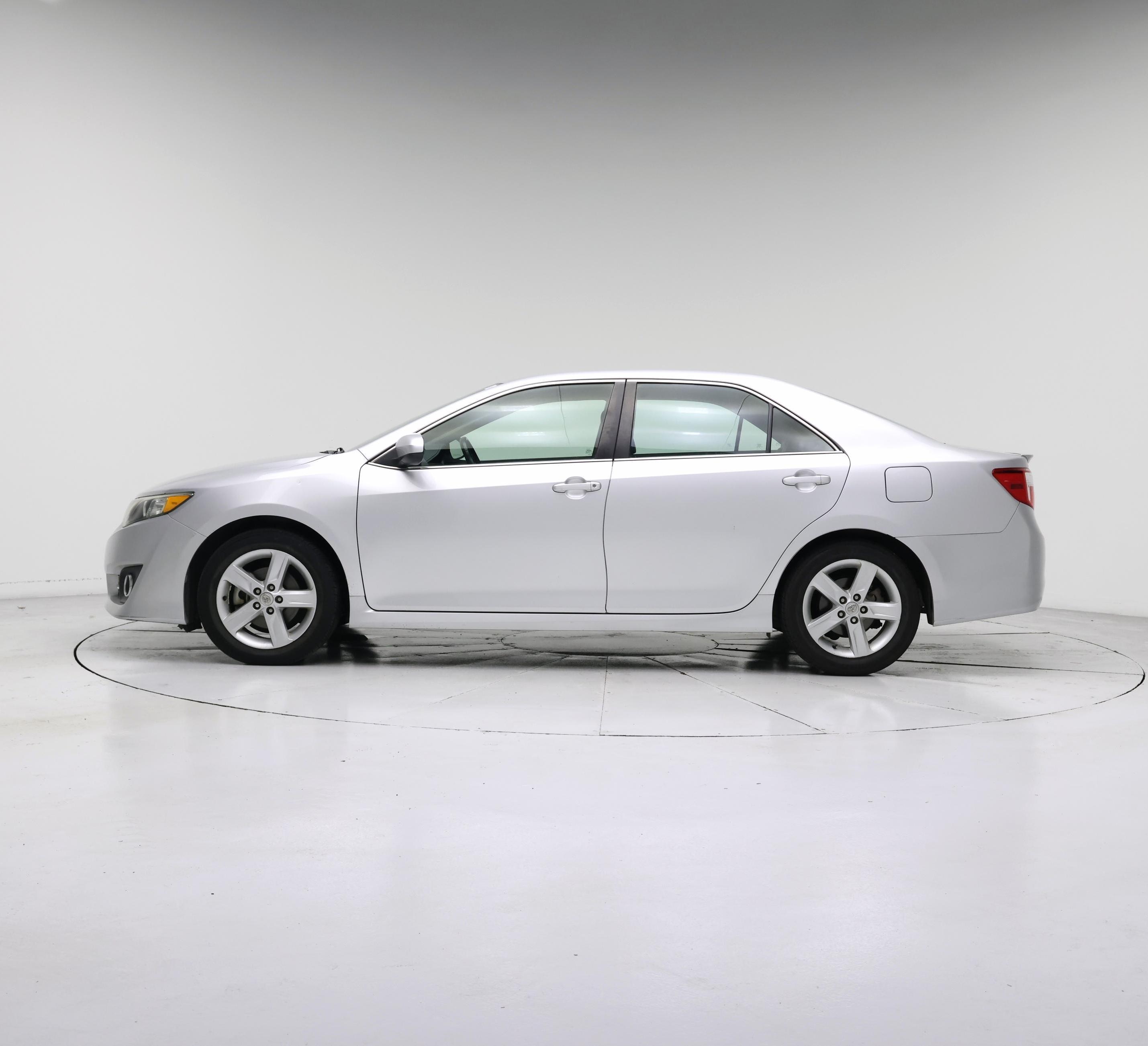 Thumbnail: 2014 Toyota Camry - 3
