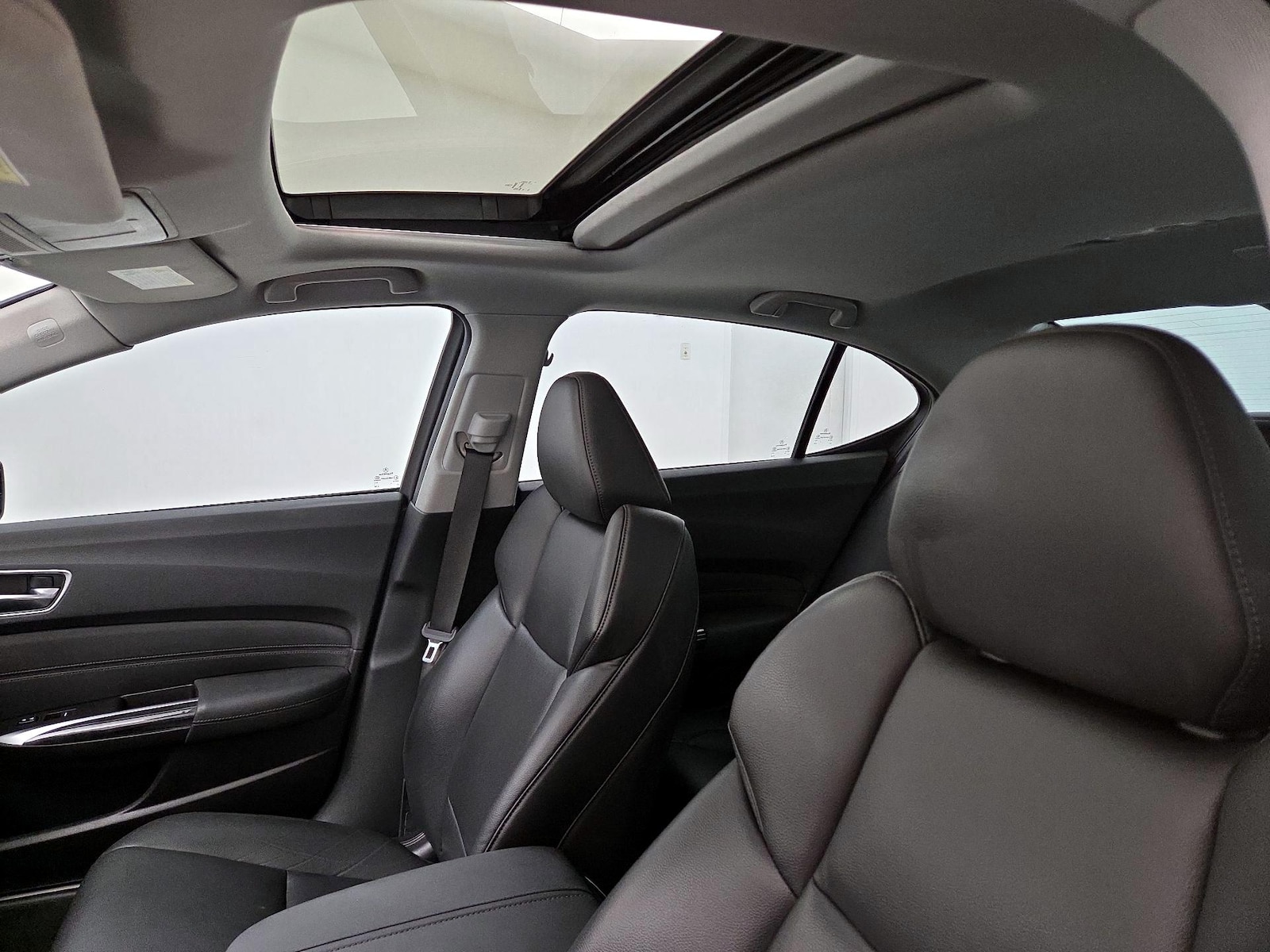 Sunroof(s) & Overhead Airbags