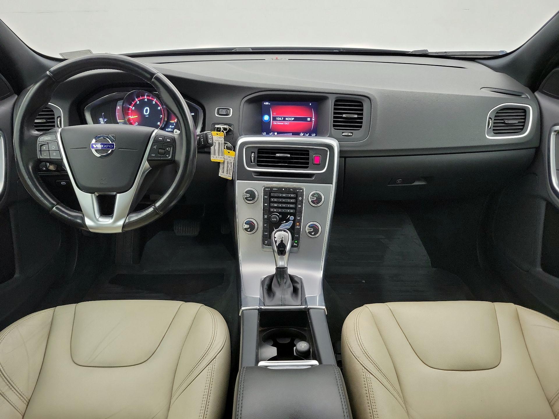 Thumbnail: 2017 Volvo V60 - 9