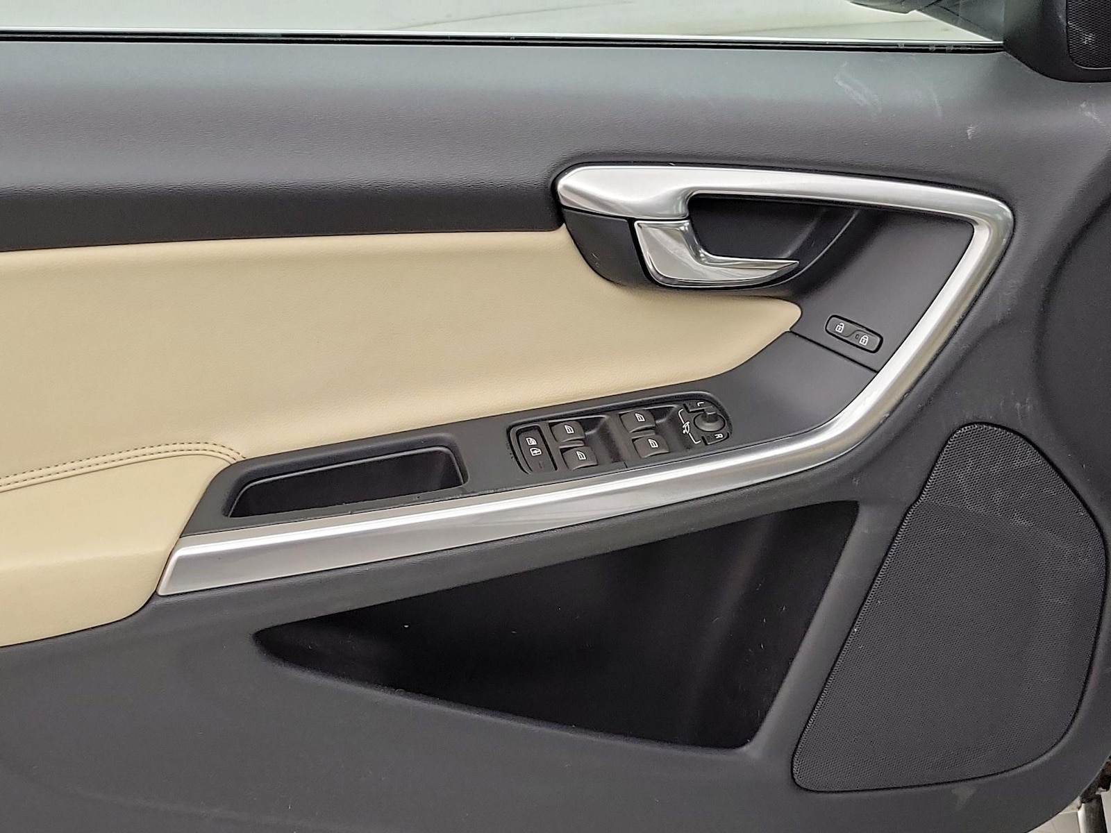 2017 Volvo V60 Premier - Photo 13