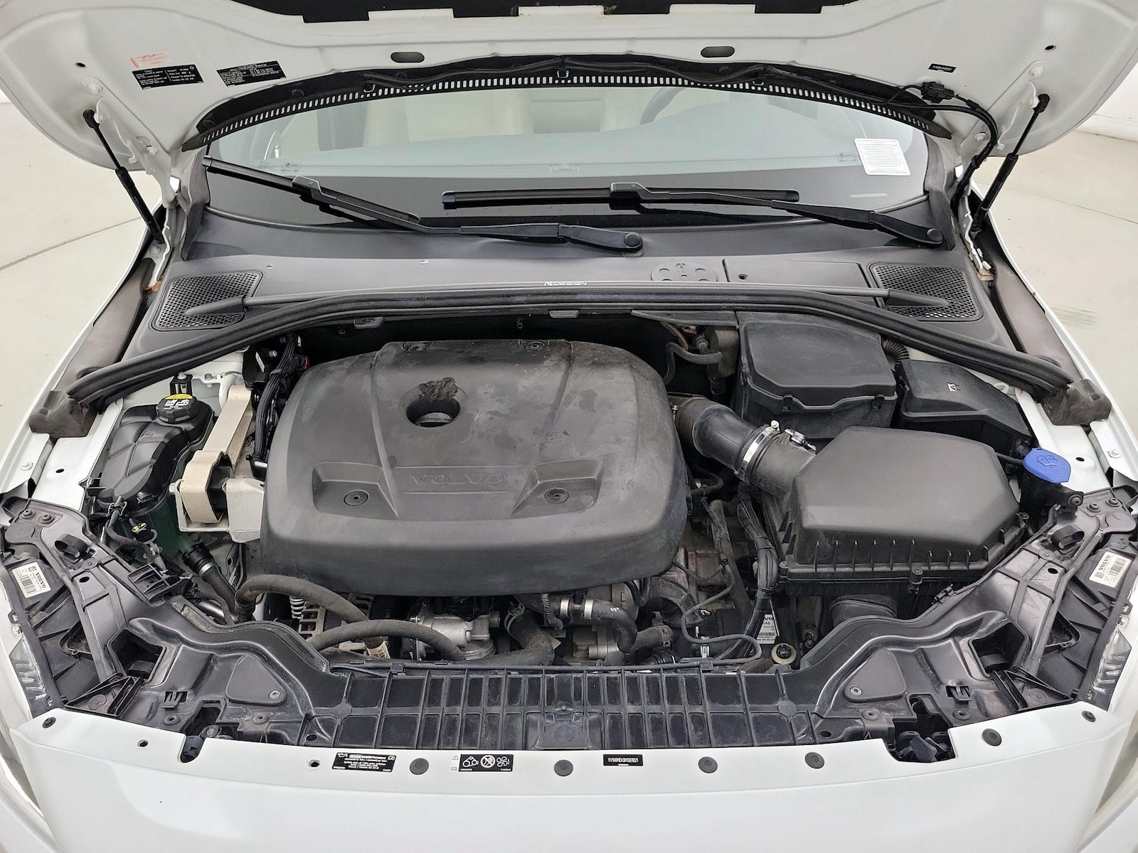 2017 Volvo V60 Premier - Photo 24