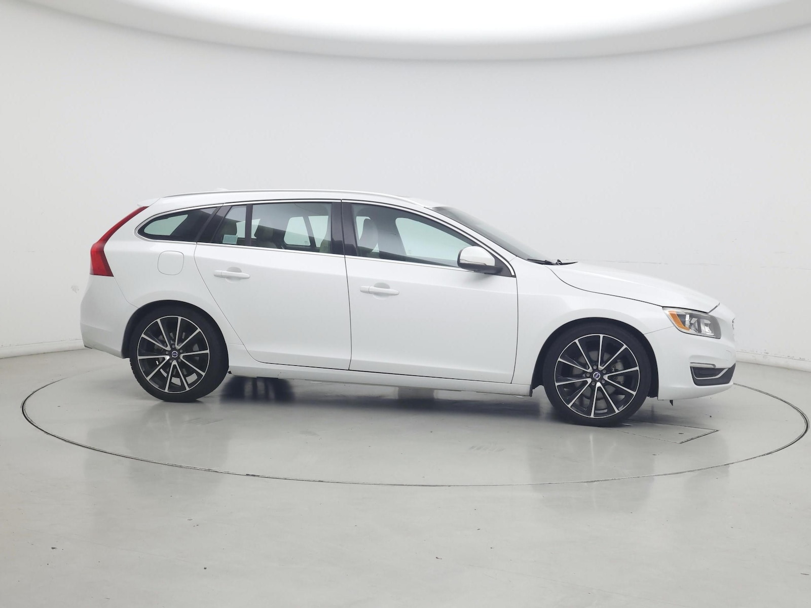 2017 Volvo V60 Premier - Photo 8