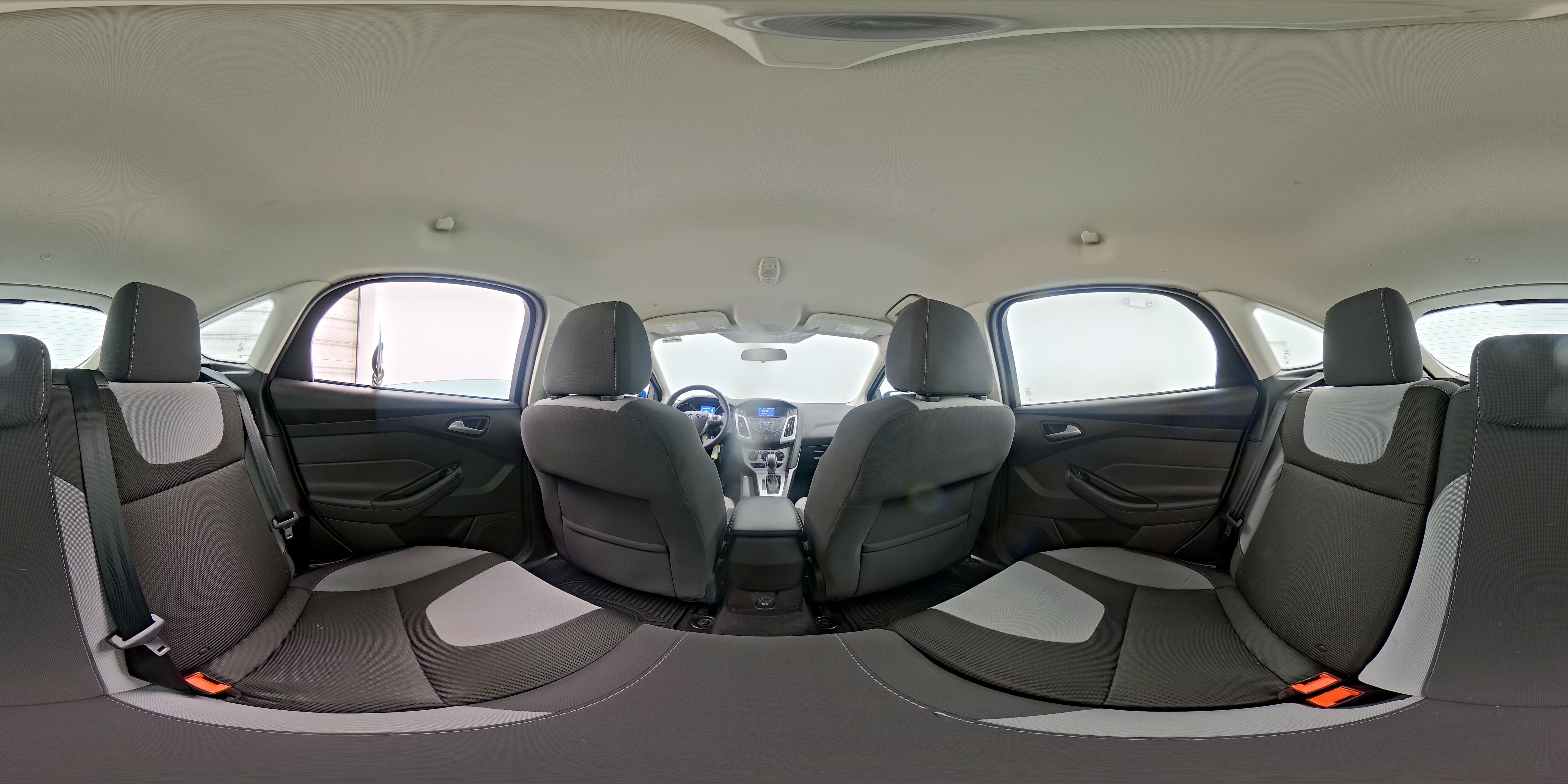 2014 Ford Focus SE - Photo 25