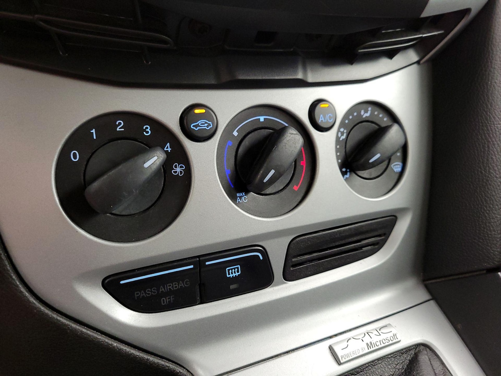 2014 Ford Focus SE - Photo 16