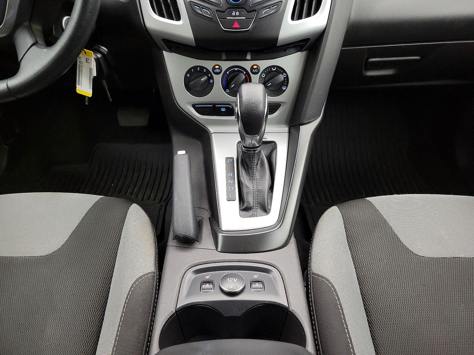 2014 Ford Focus SE - Photo 17