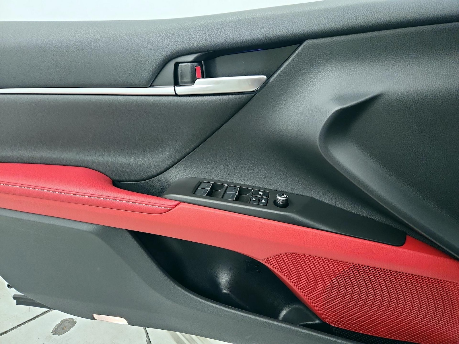 2024 Toyota Camry XSE - Photo 13