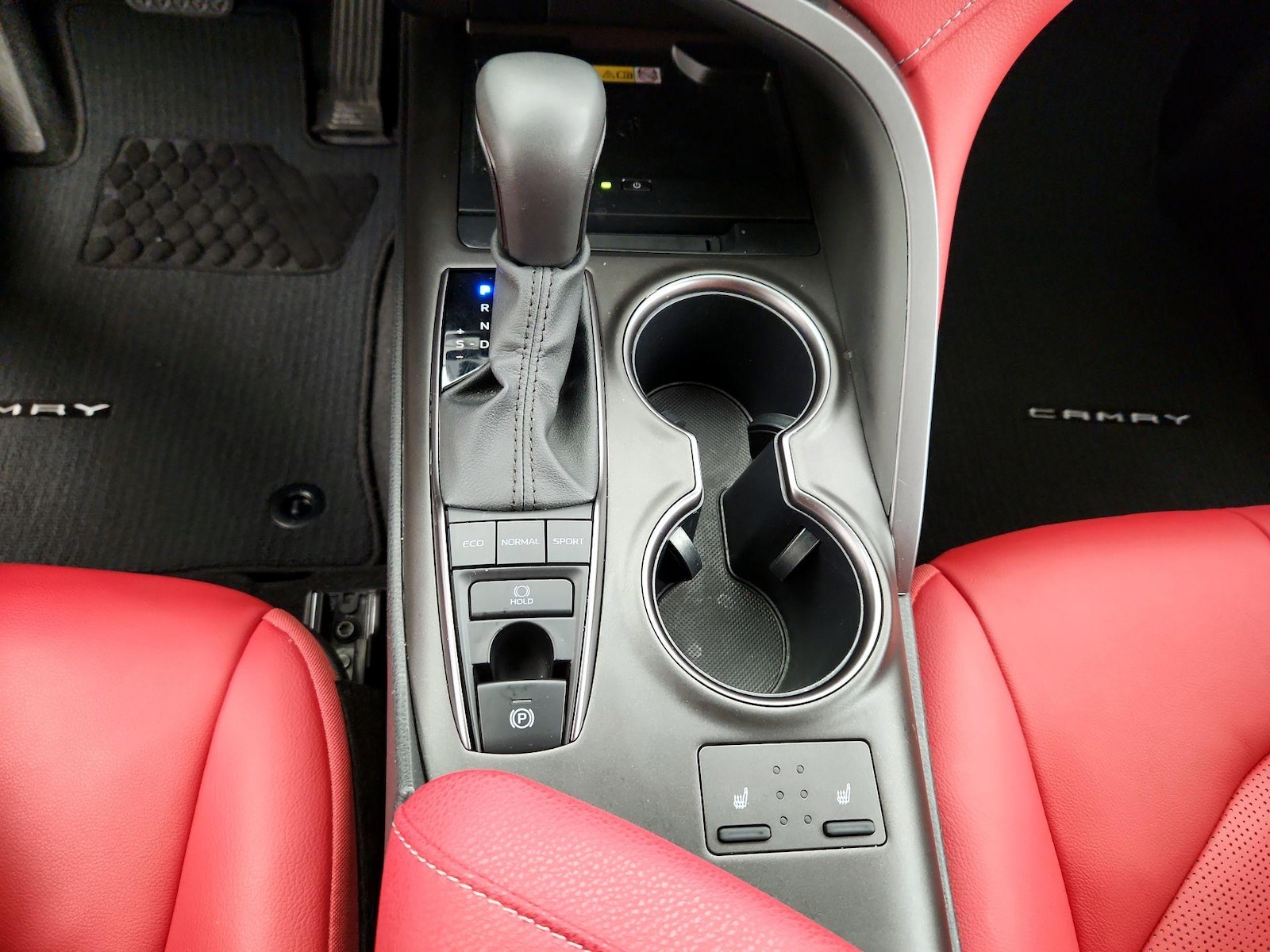 2024 Toyota Camry XSE - Photo 18
