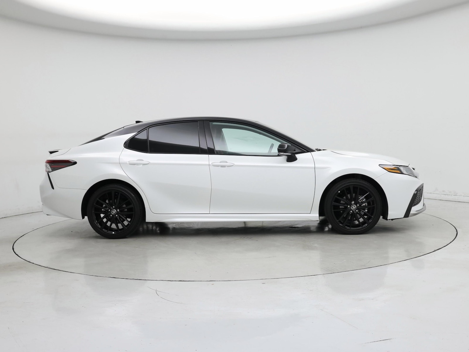 2024 Toyota Camry XSE - Photo 8