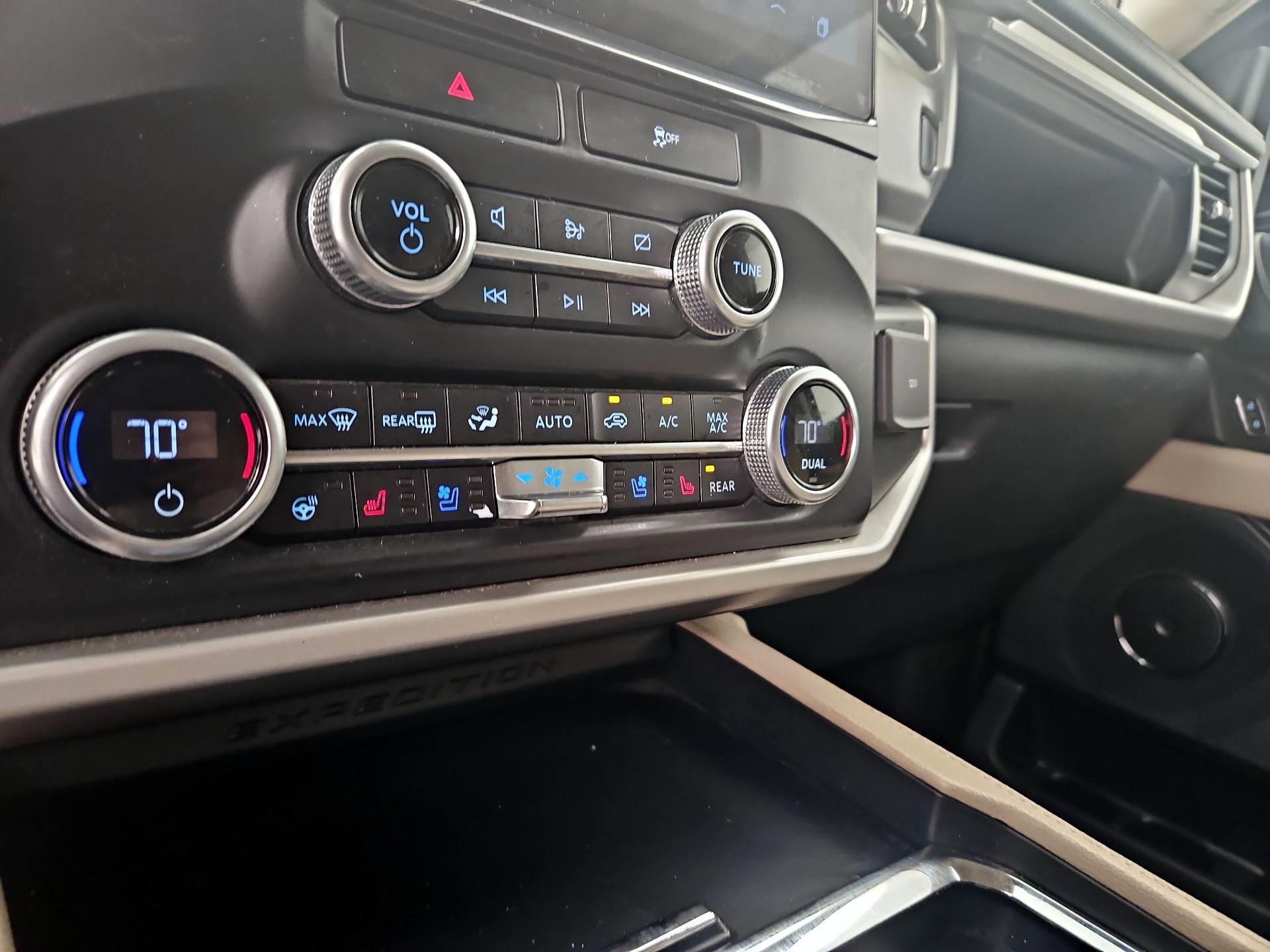 Thumbnail: 2022 Ford Expedition MAX - 16