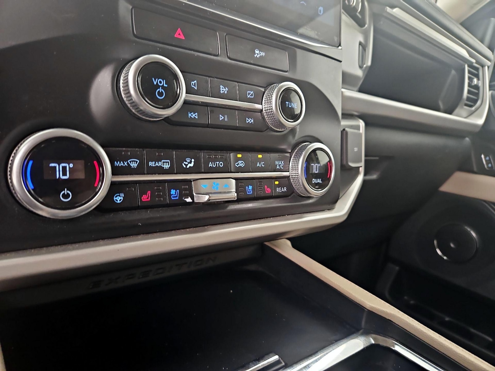 2022 Ford Expedition XLT - Photo 17
