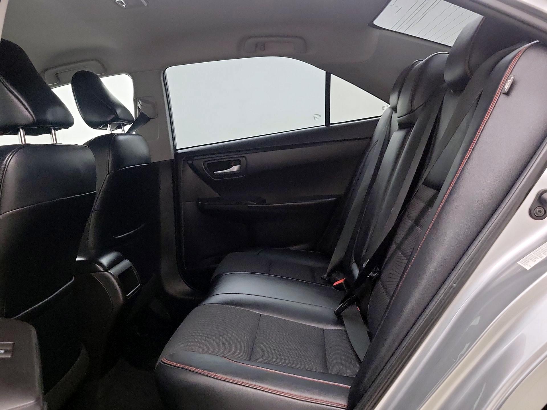 Thumbnail: 2016 Toyota Camry - 10