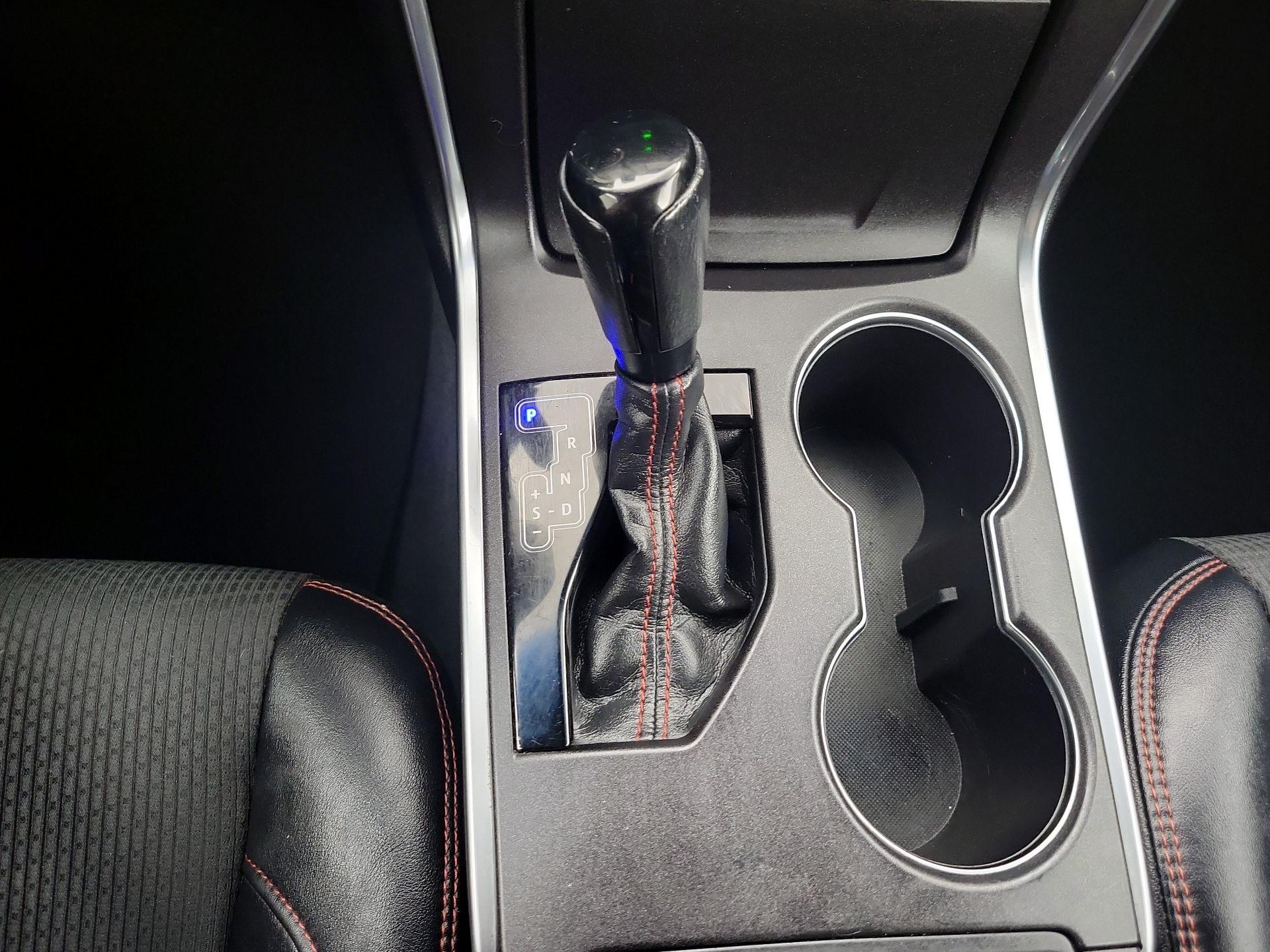 Thumbnail: 2016 Toyota Camry - 17