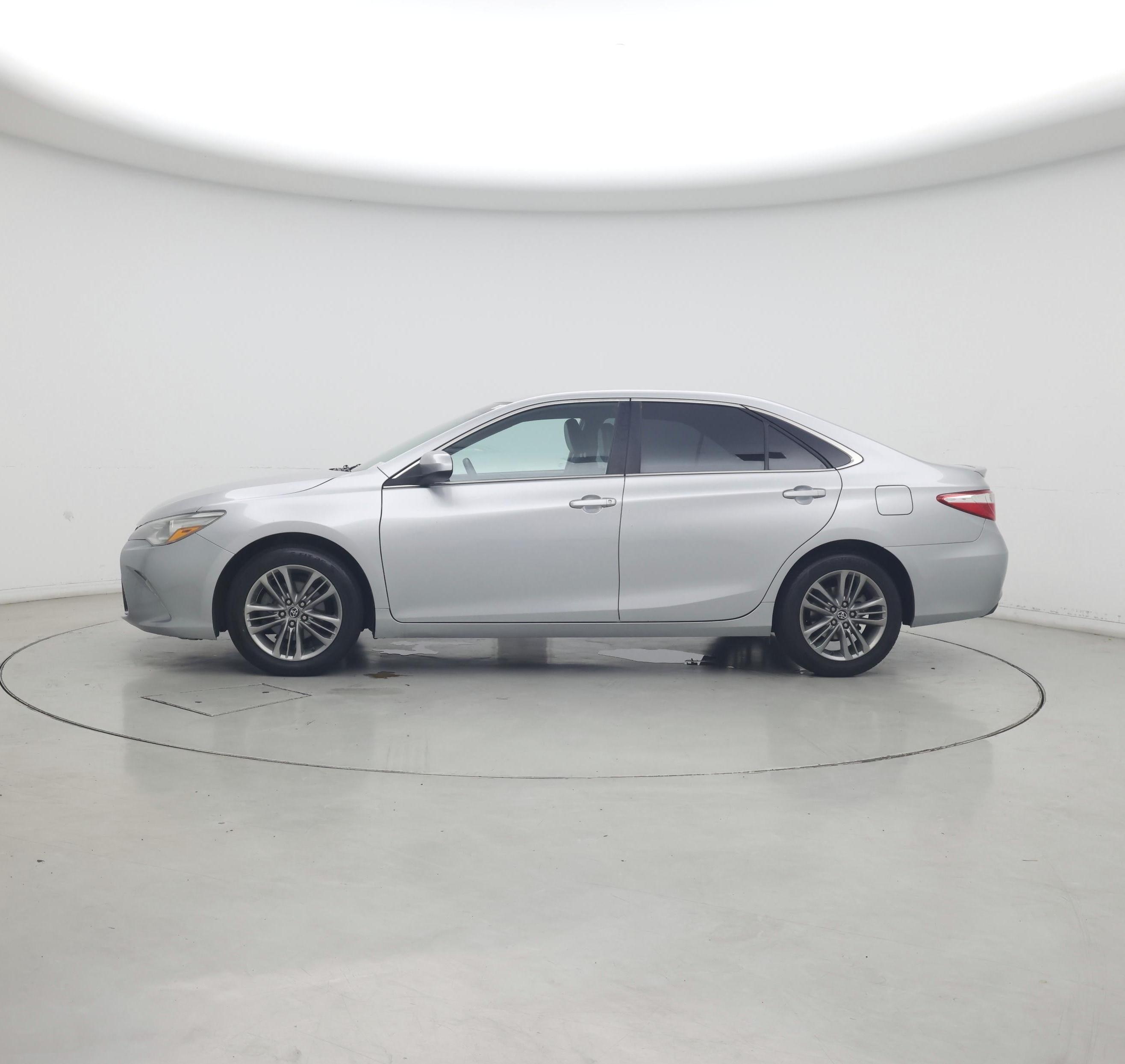 Thumbnail: 2016 Toyota Camry - 3