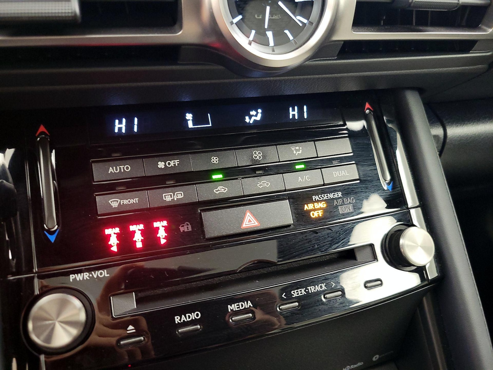 2021 Lexus IS 350 F SPORT - Photo 18