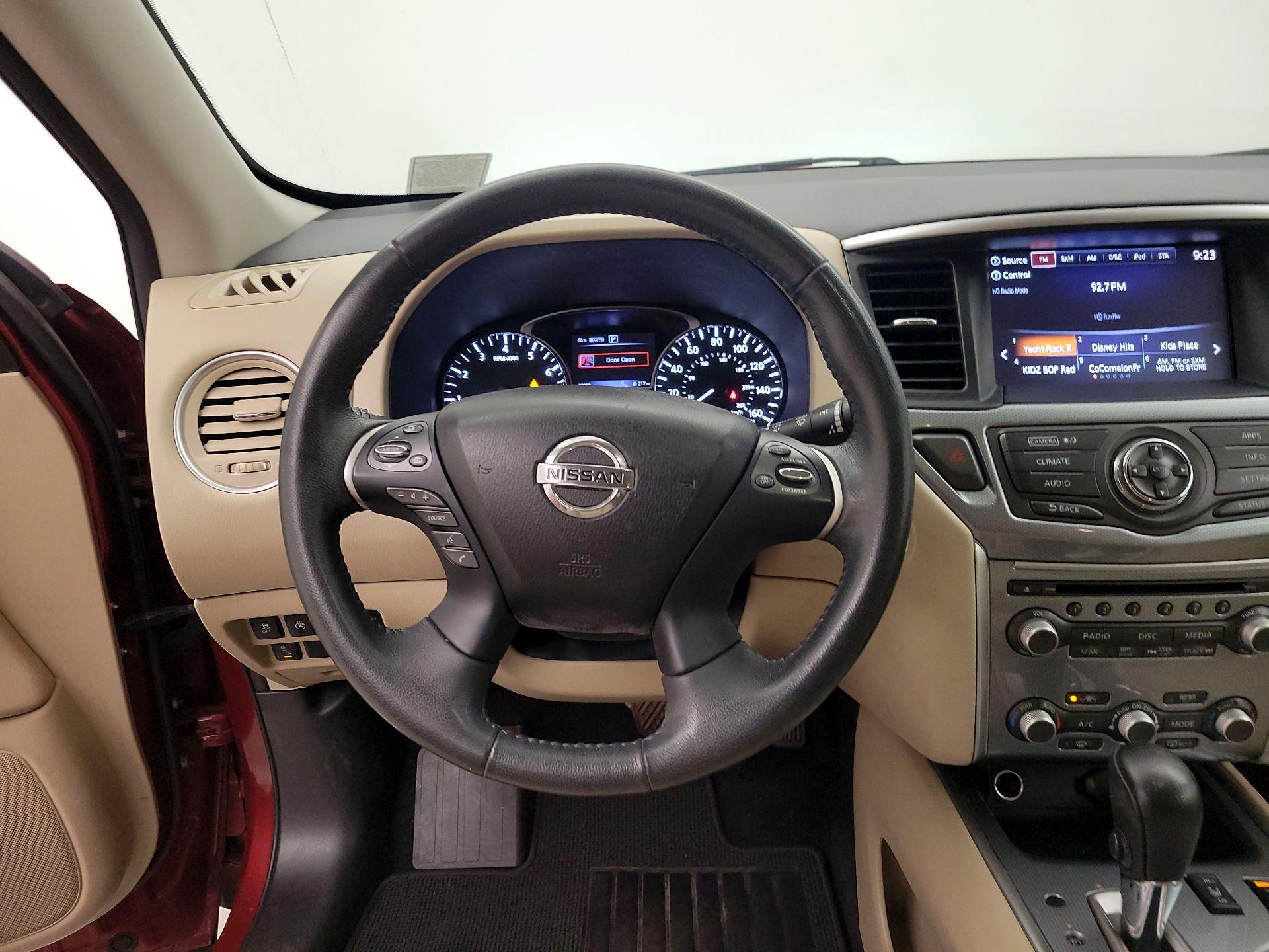 Thumbnail: 2017 Nissan Pathfinder - 10
