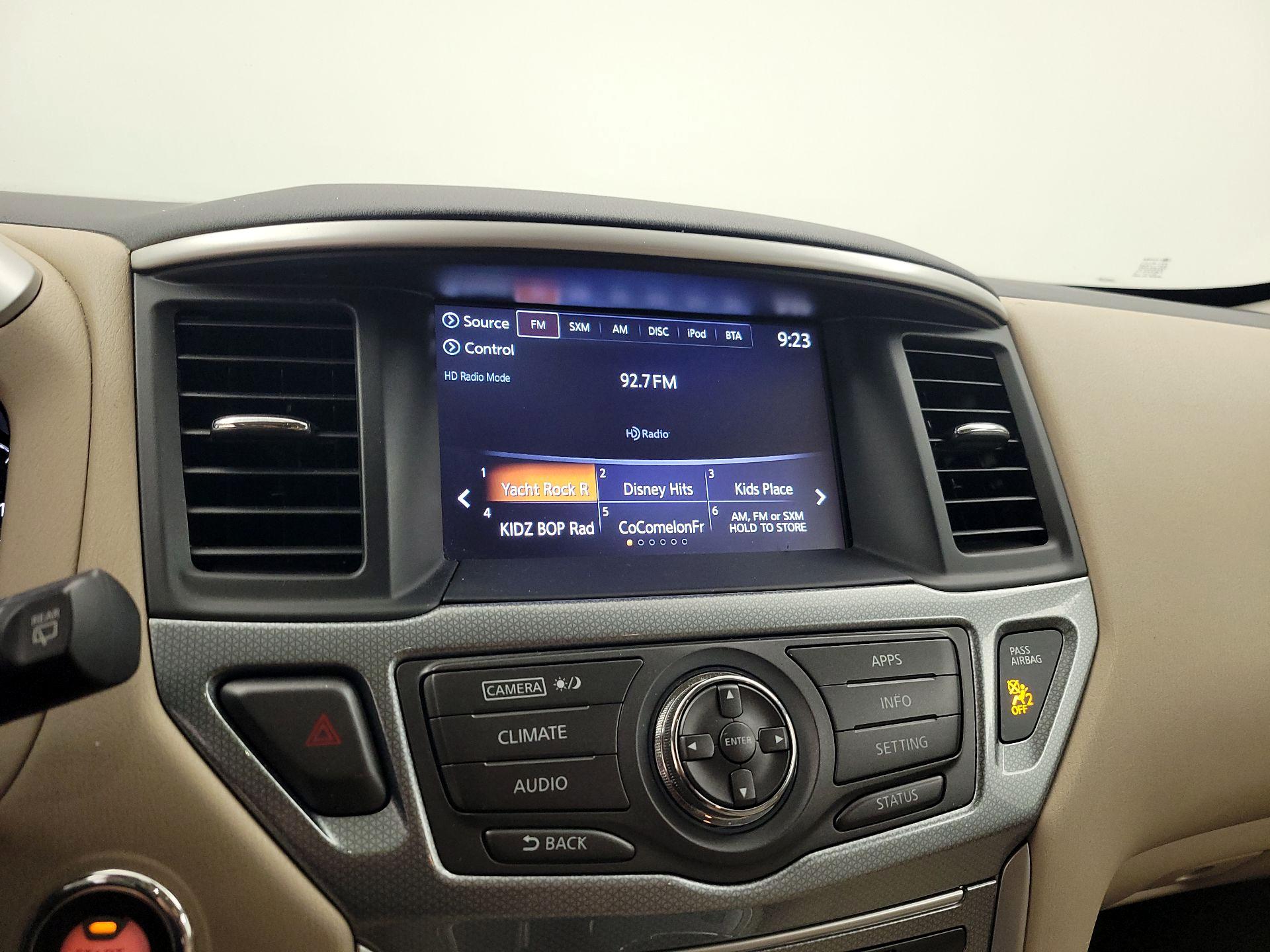 Thumbnail: 2017 Nissan Pathfinder - 15