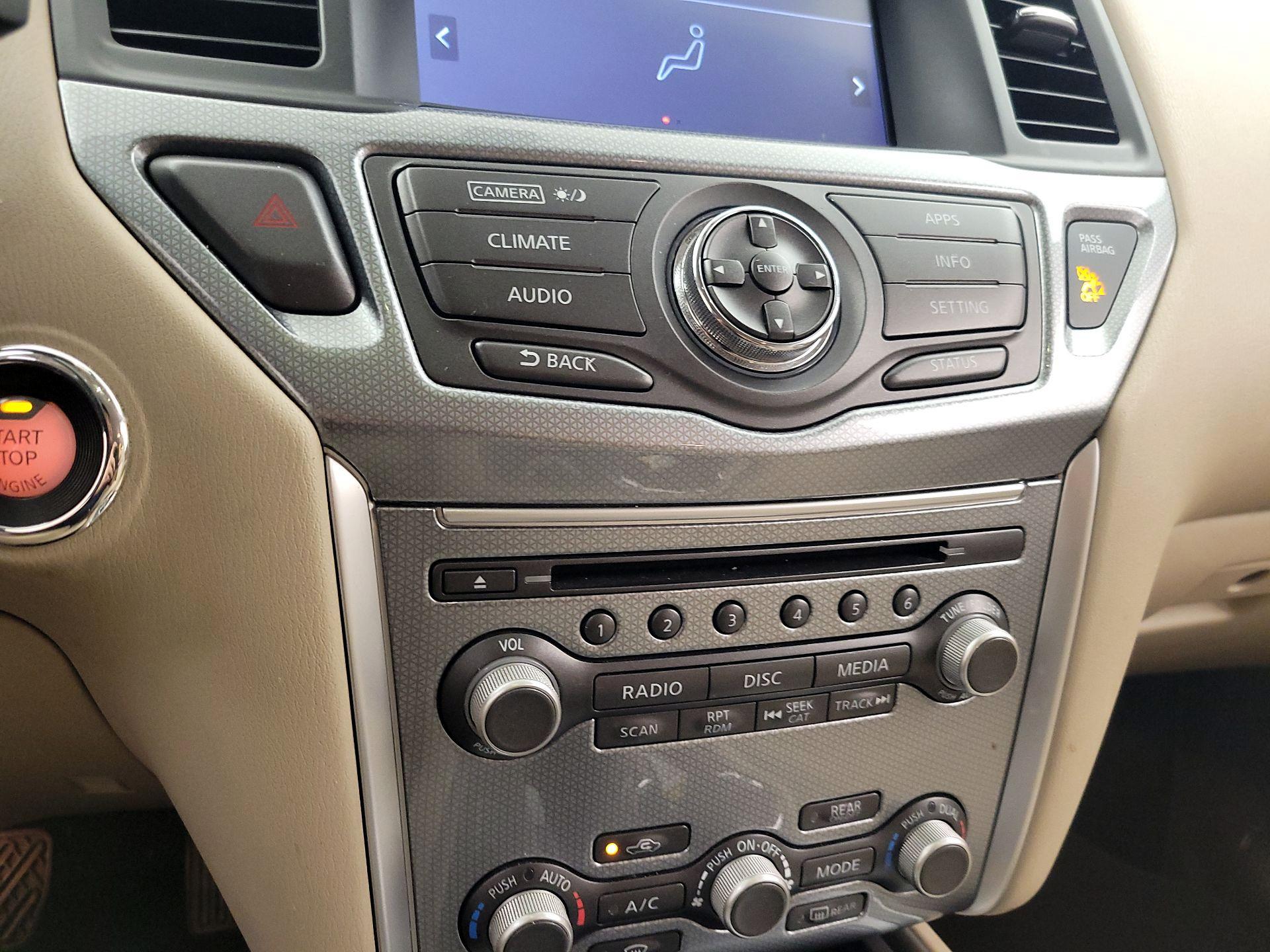Thumbnail: 2017 Nissan Pathfinder - 16