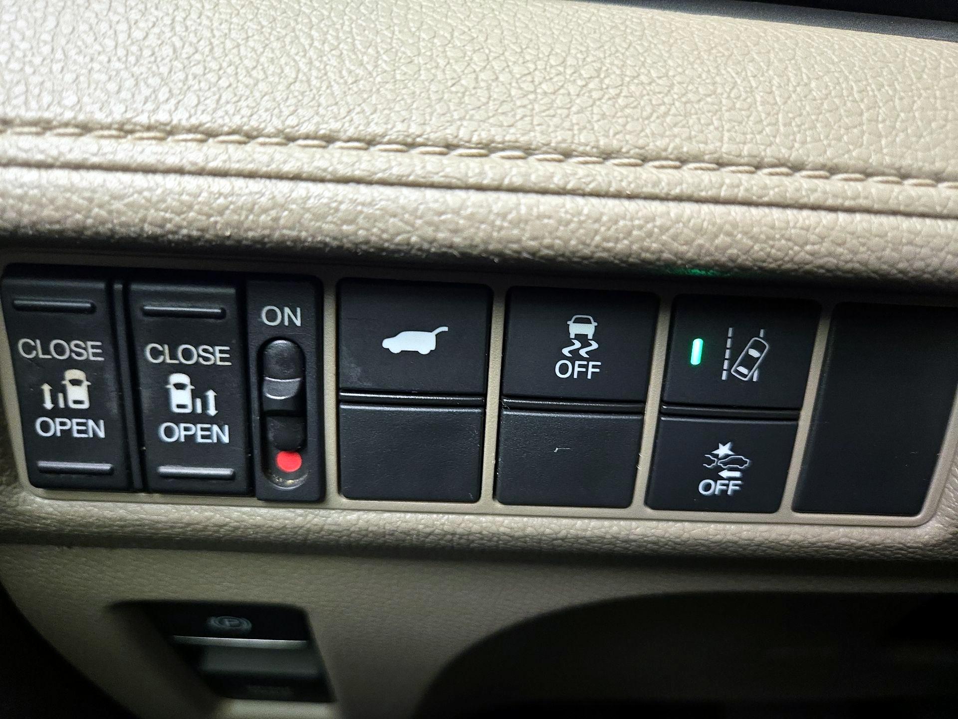 Thumbnail: 2019 Honda Odyssey - 13