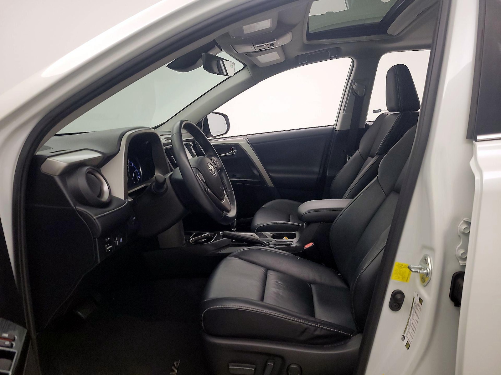 2017 Toyota RAV4 Limited - Photo 12