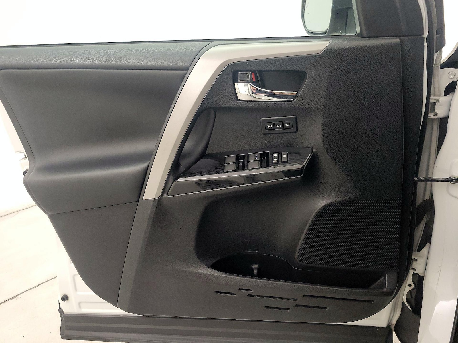 2017 Toyota RAV4 Limited - Photo 13