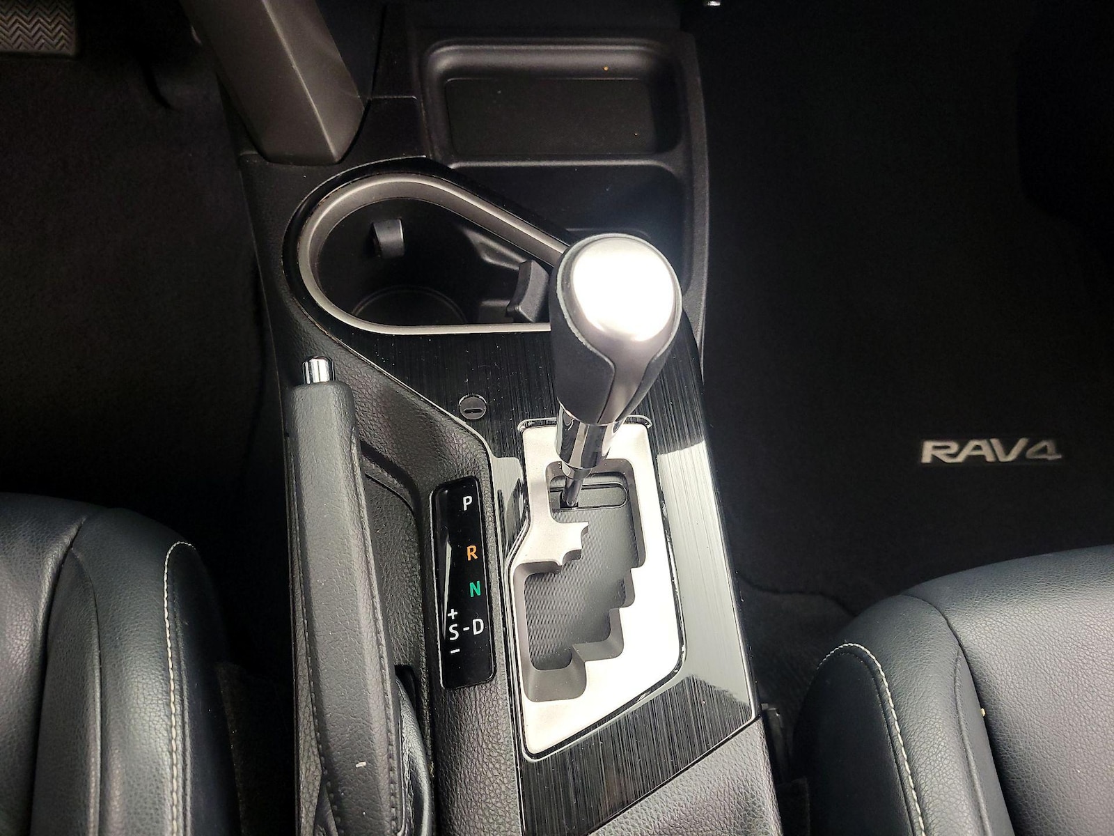 2017 Toyota RAV4 Limited - Photo 19