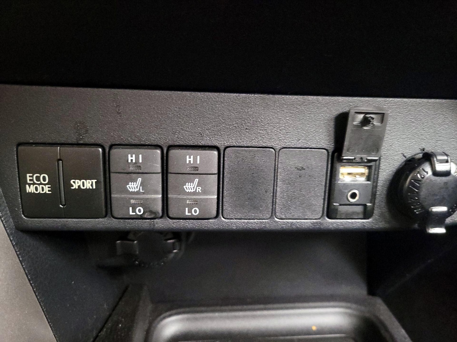 2017 Toyota RAV4 Limited - Photo 20