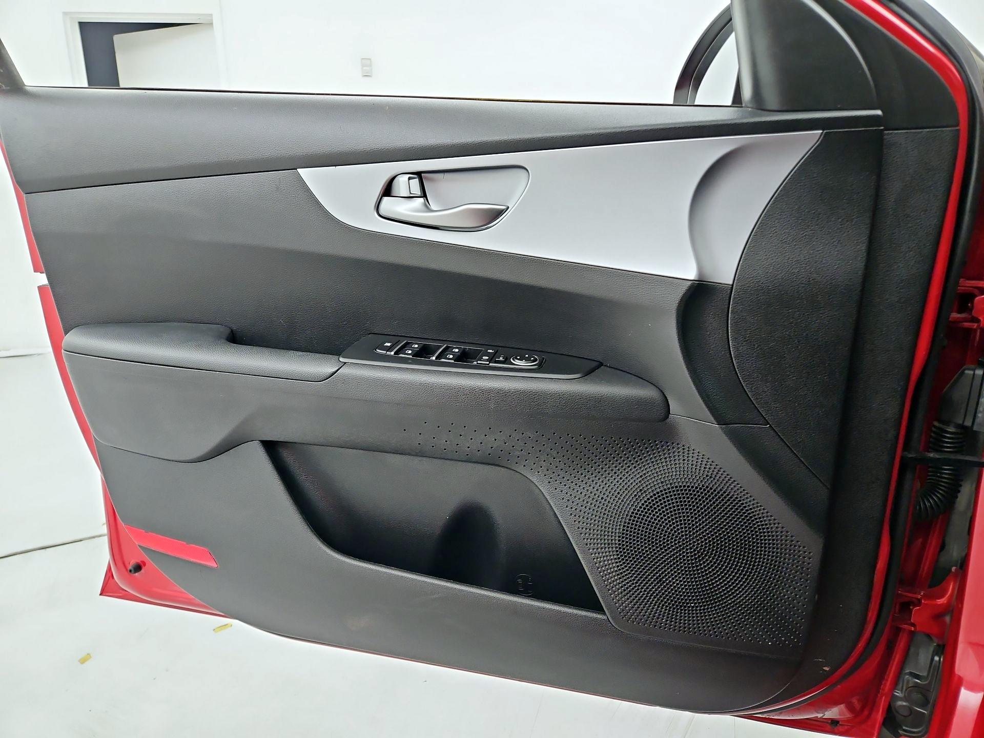 Thumbnail: 2023 Kia Forte - 12