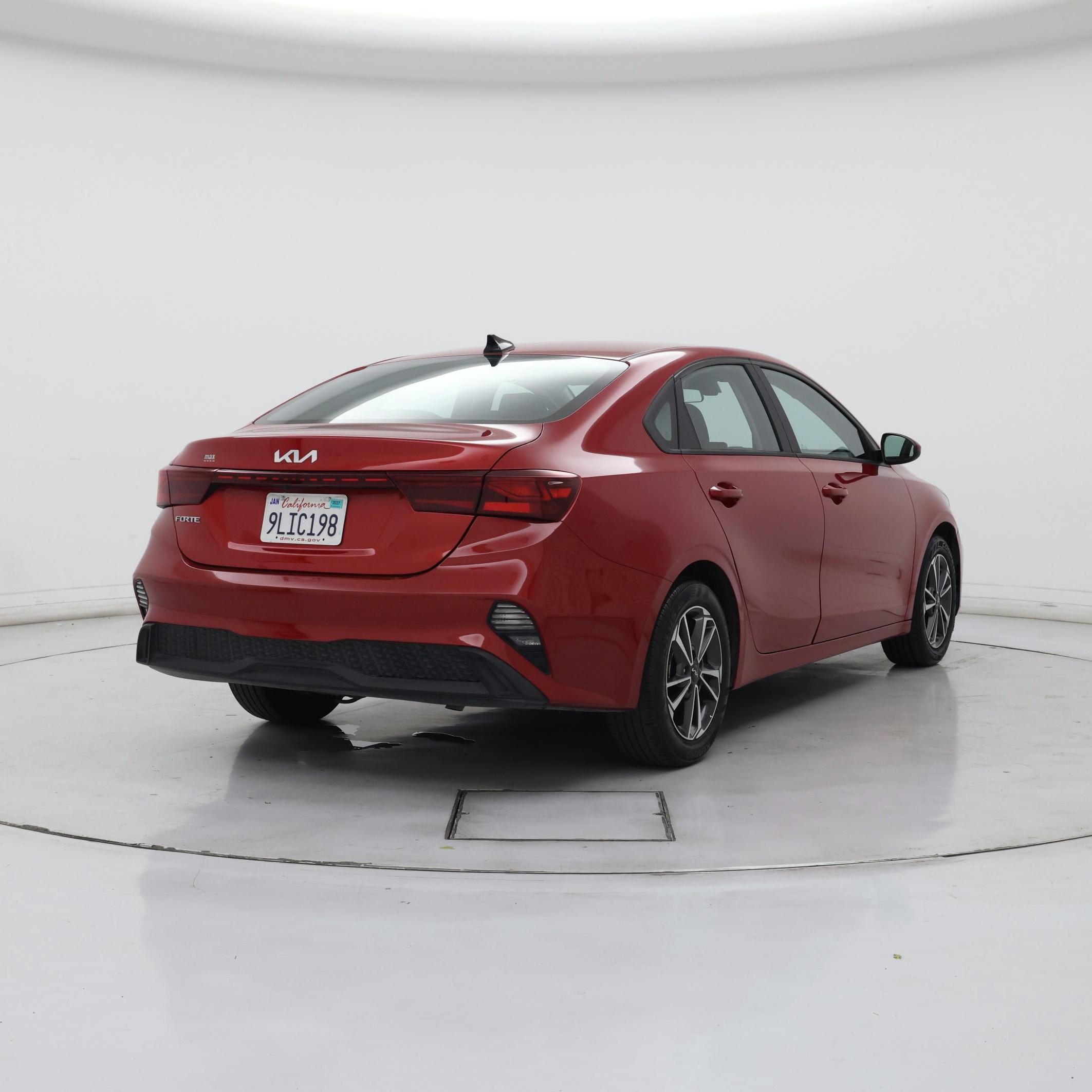 Thumbnail: 2023 Kia Forte - 8