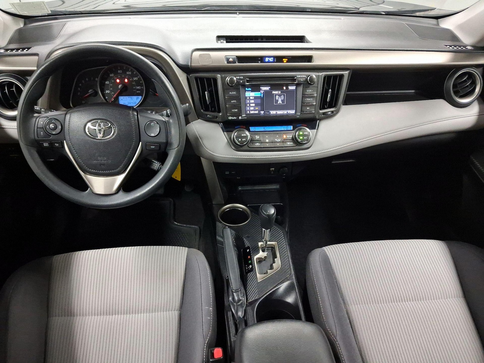2015 Toyota RAV4 XLE - Photo 8