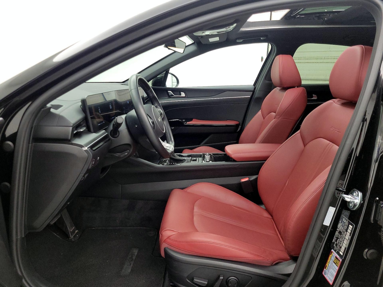 2025 Kia K5 GT-Line - Photo 12